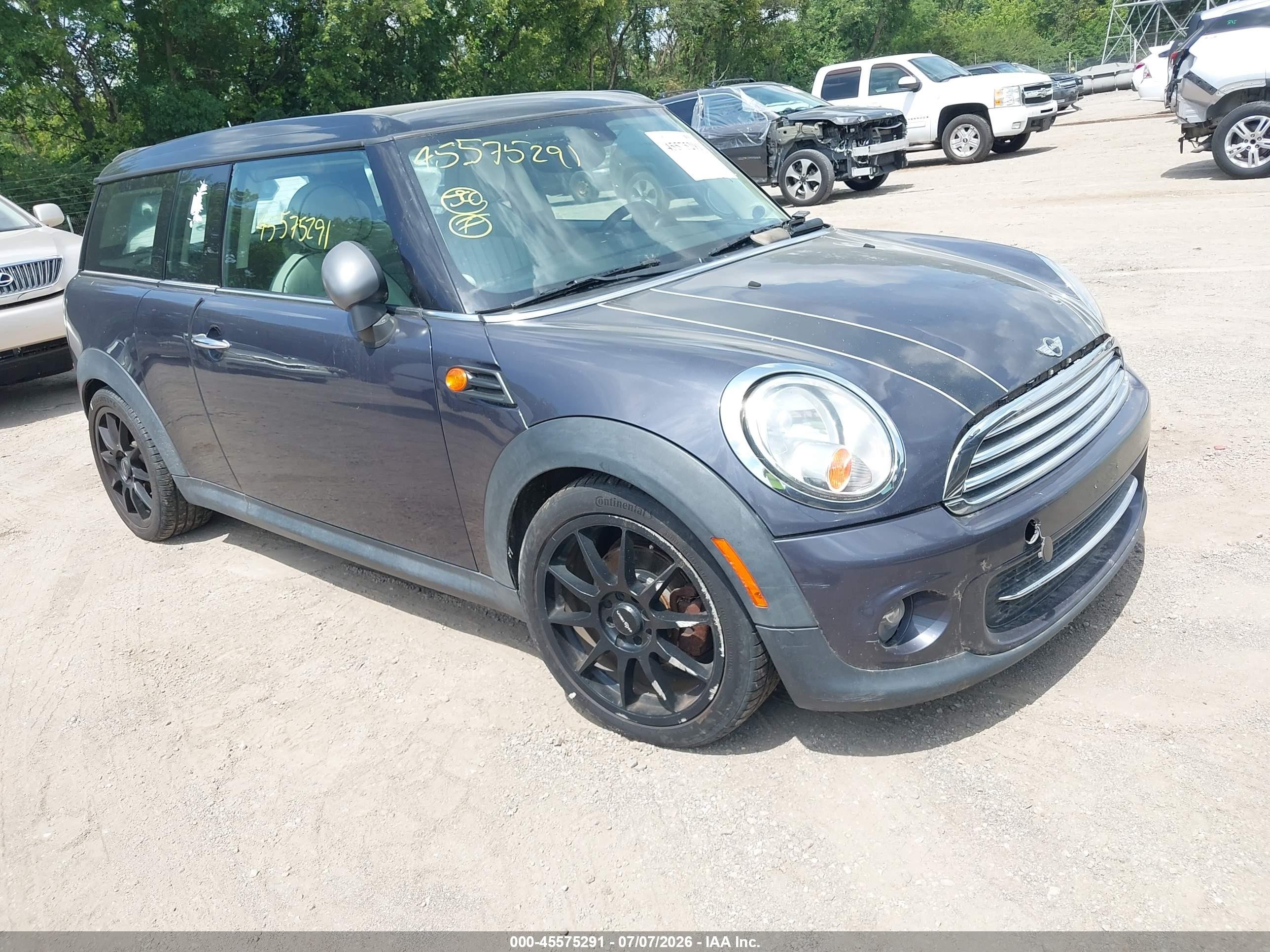 2012 MINI Clubman, VIN WMWZF3C59CT189469 — Normal wear