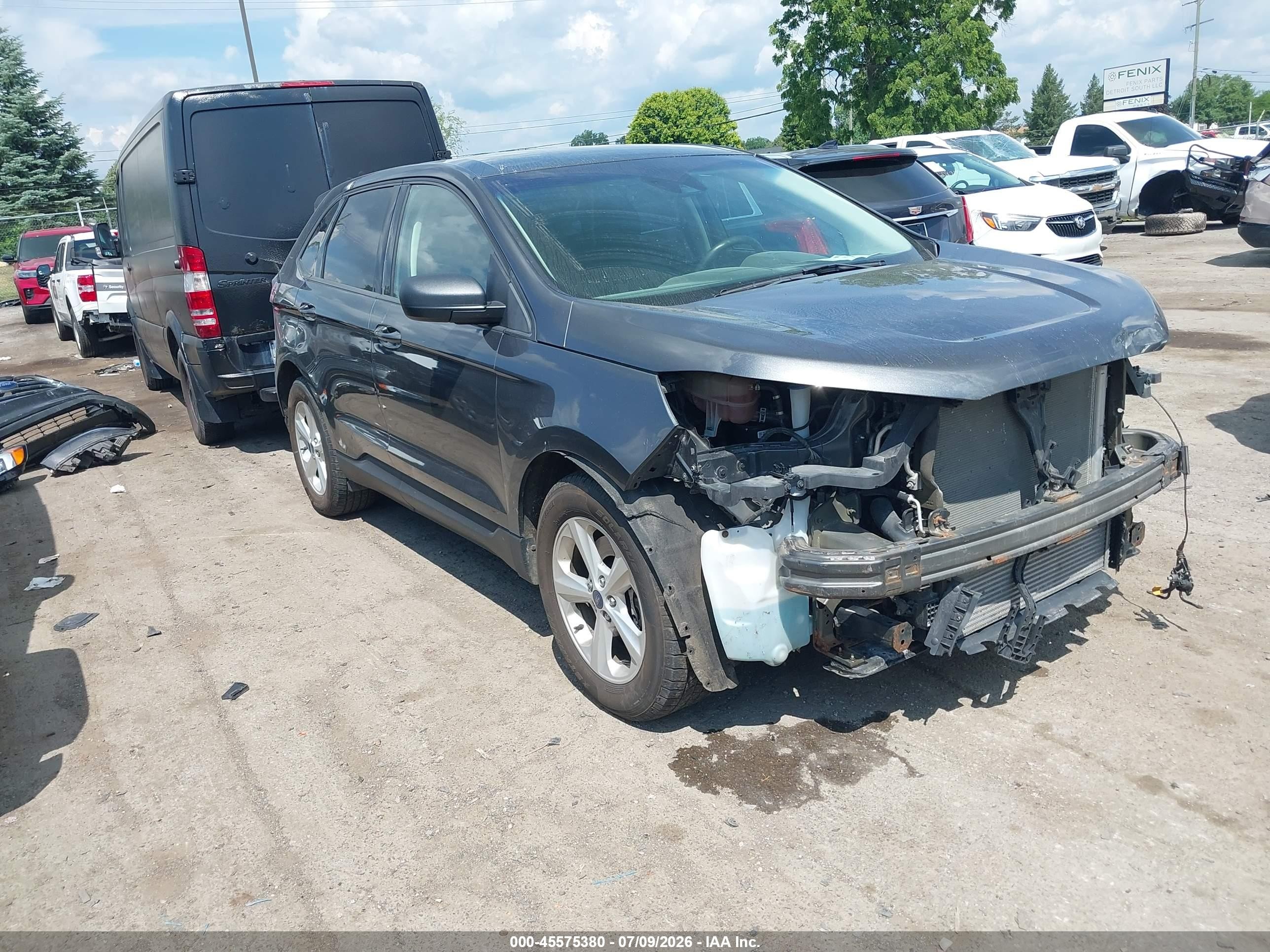 2019 Ford Edge SE, VIN 2FMPK4G96KBB04686 — Front end