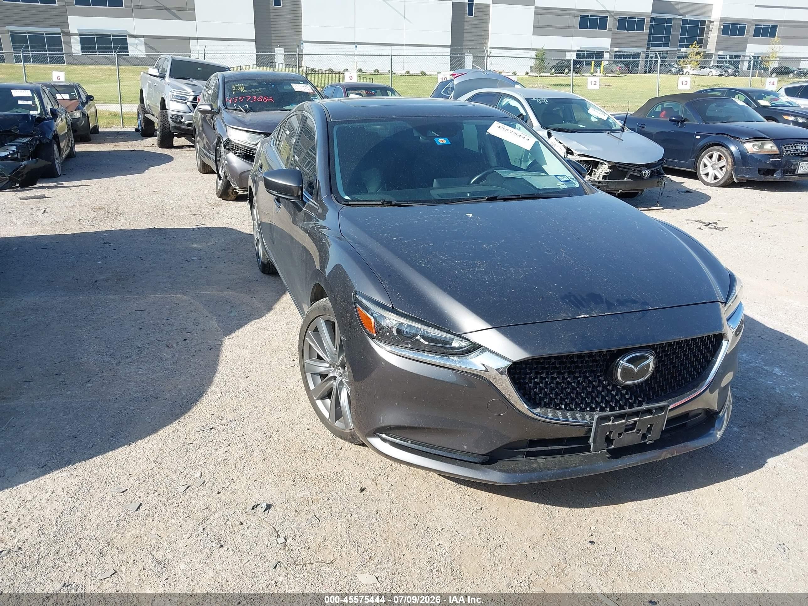 2019 Mazda 6 Touring, VIN JM1GL1VM8K1501108 — Бок