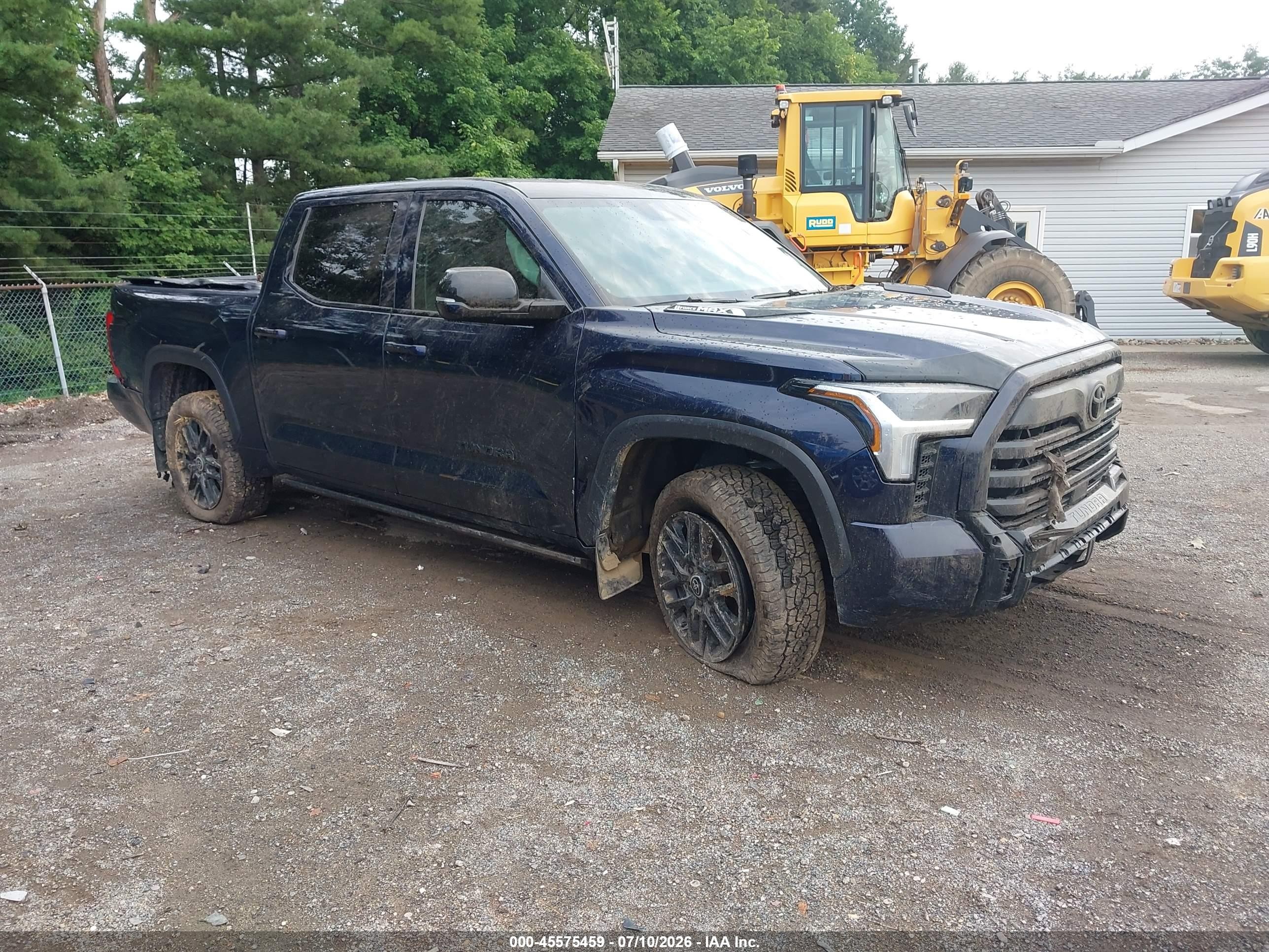 2024 Toyota Tundra Platinum Hybrid, VIN 5TFWC5DB3RX055945 — Бок