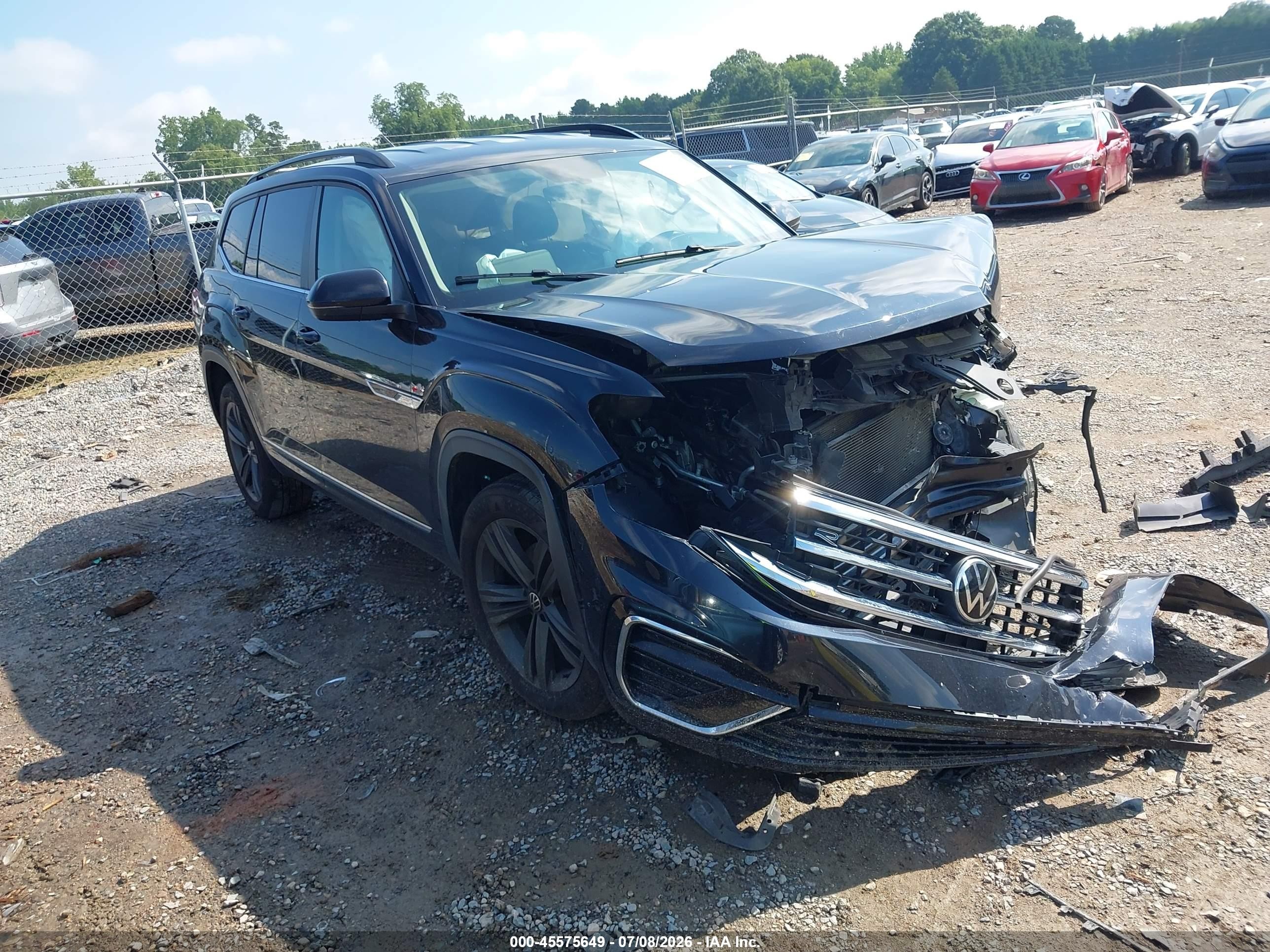 2021 Volkswagen Atlas SE, VIN 1V2NR2CAXMC534556 — Front end