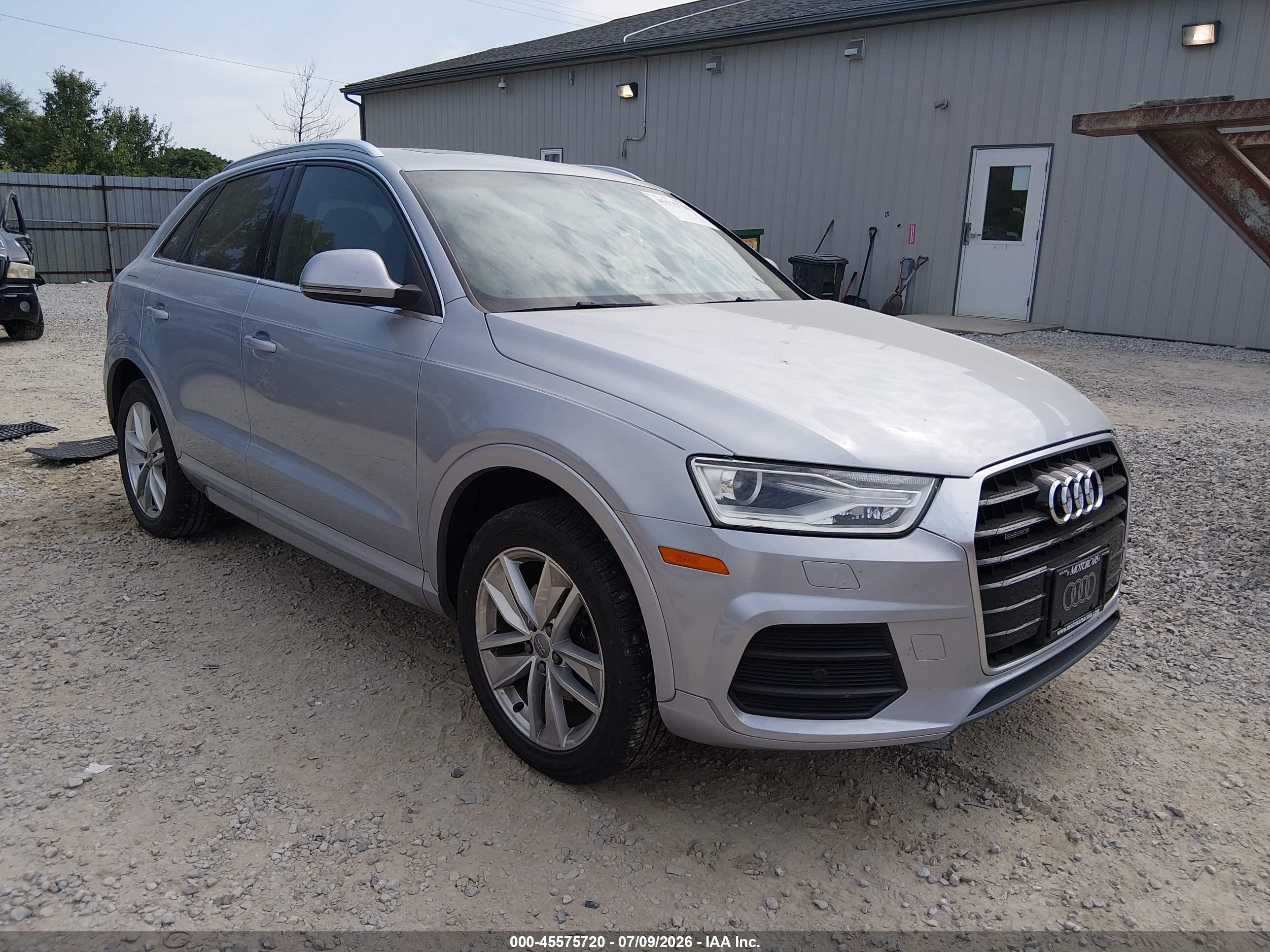 2016 Audi Q3 Premium Plus, VIN WA1EFCFS4GR017818 — Front end