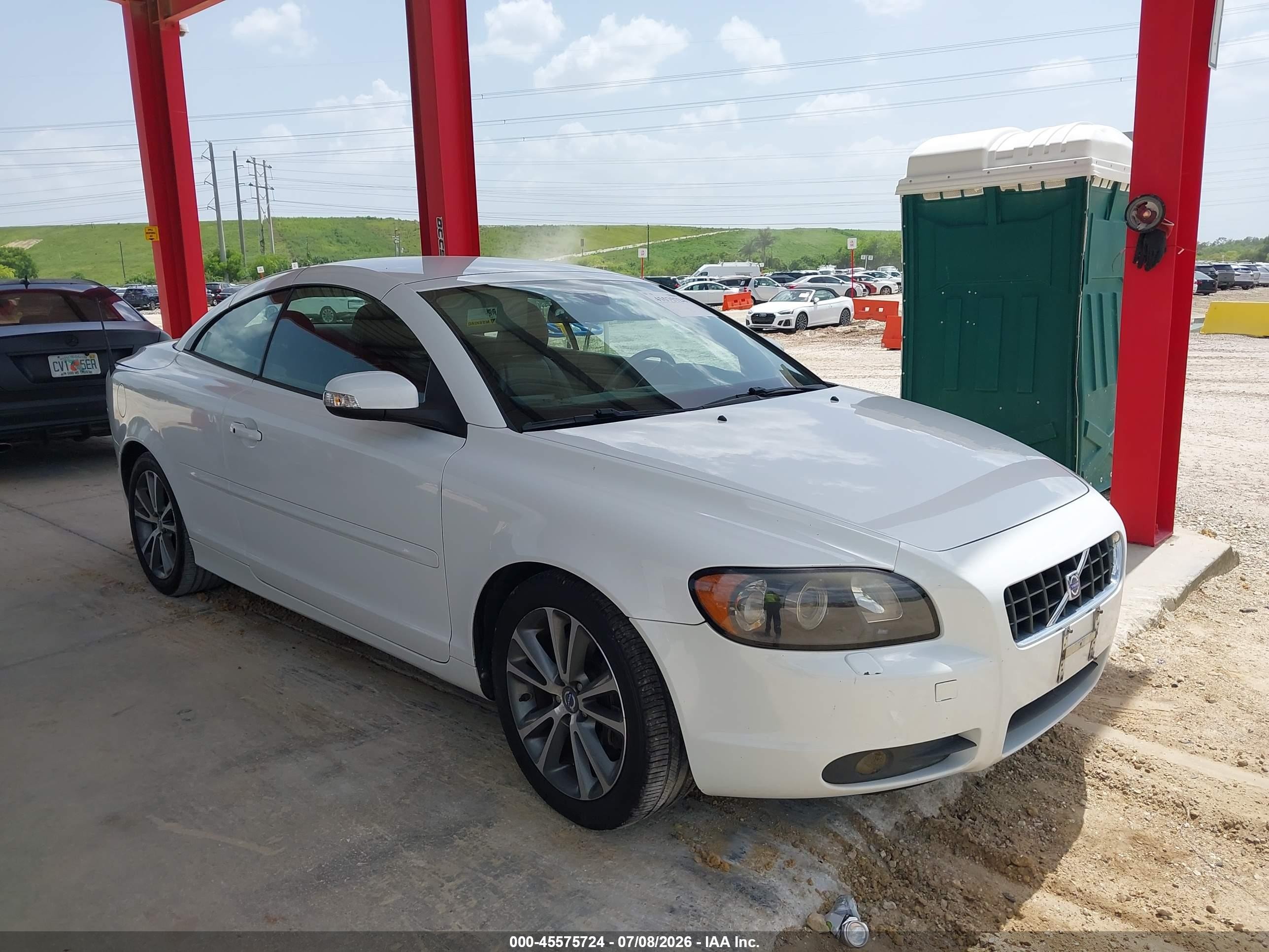 2010 Volvo C70, VIN YV1672MCXAJ092567 — Normal wear