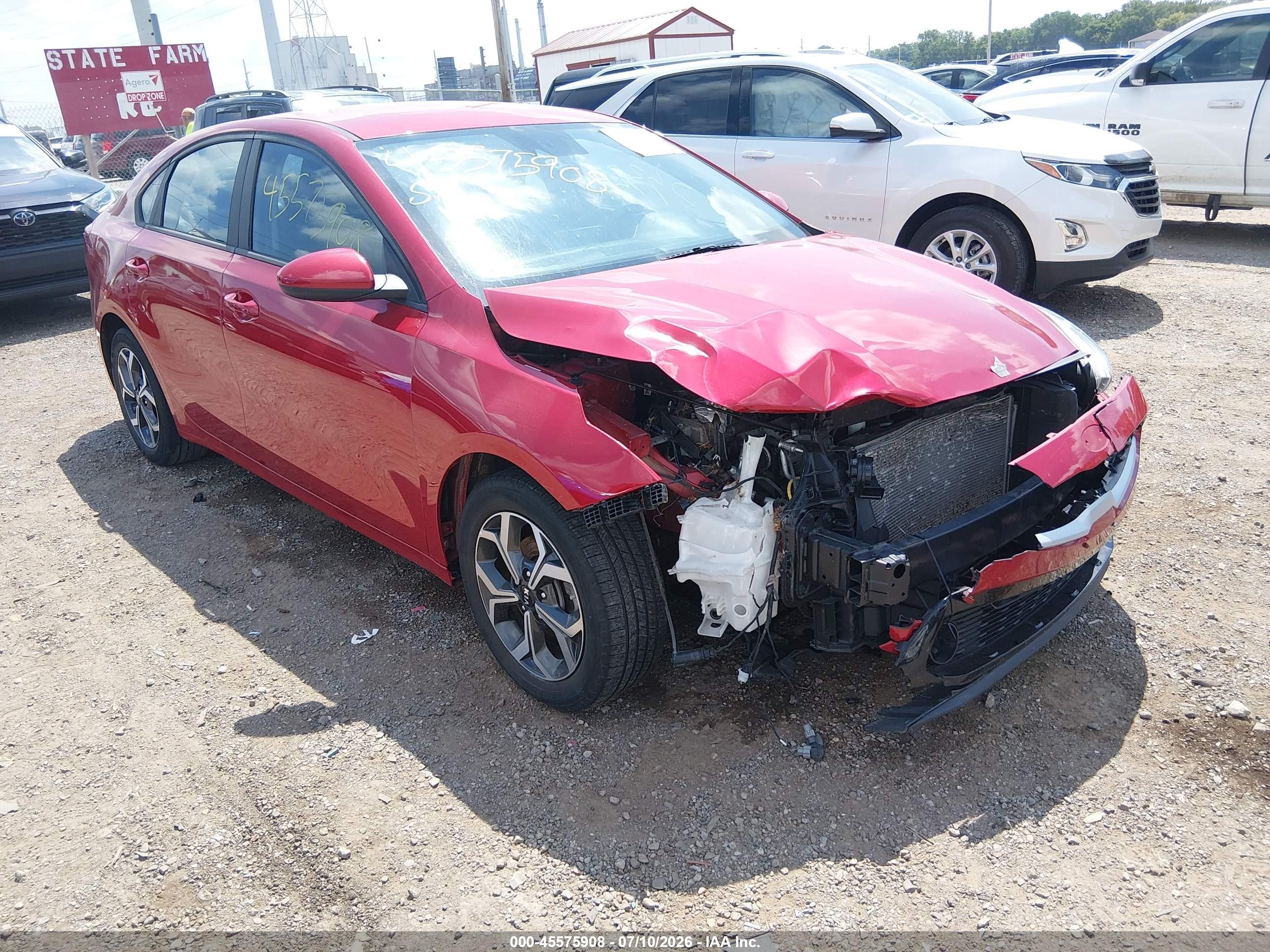 2021 Kia Forte LXS, VIN 3KPF24AD4ME351701 — Front end