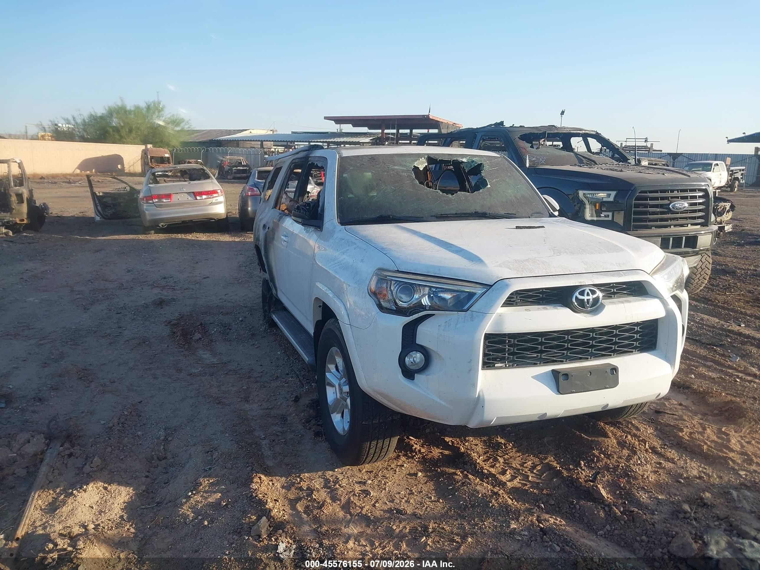 2015 Toyota 4Runner SR5 Premium, VIN JTEZU5JRXF5107019 — Пожар в салоне