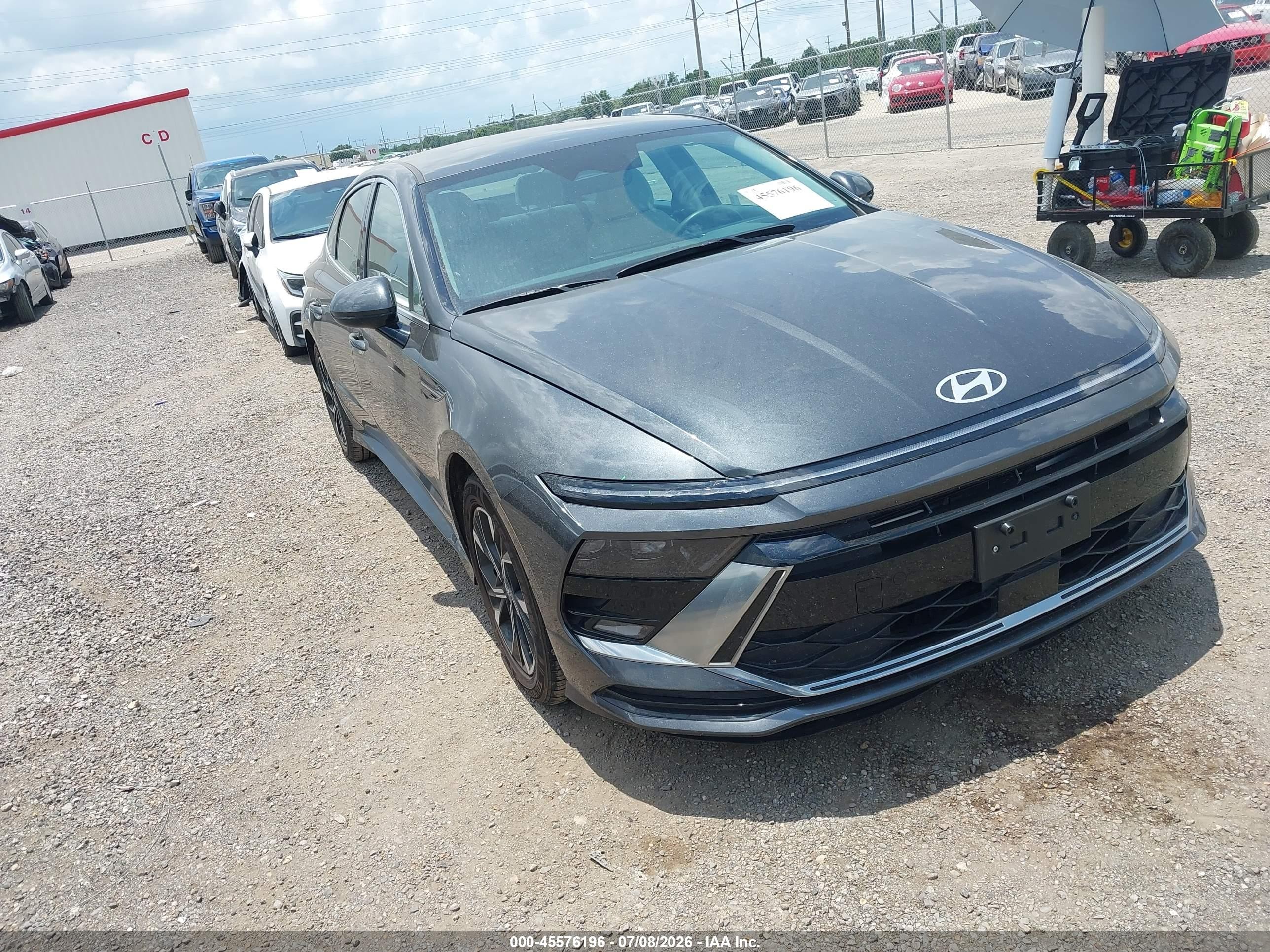 2025 Hyundai Sonata SEL, VIN KMHL64JA0SA471522 — Normal wear