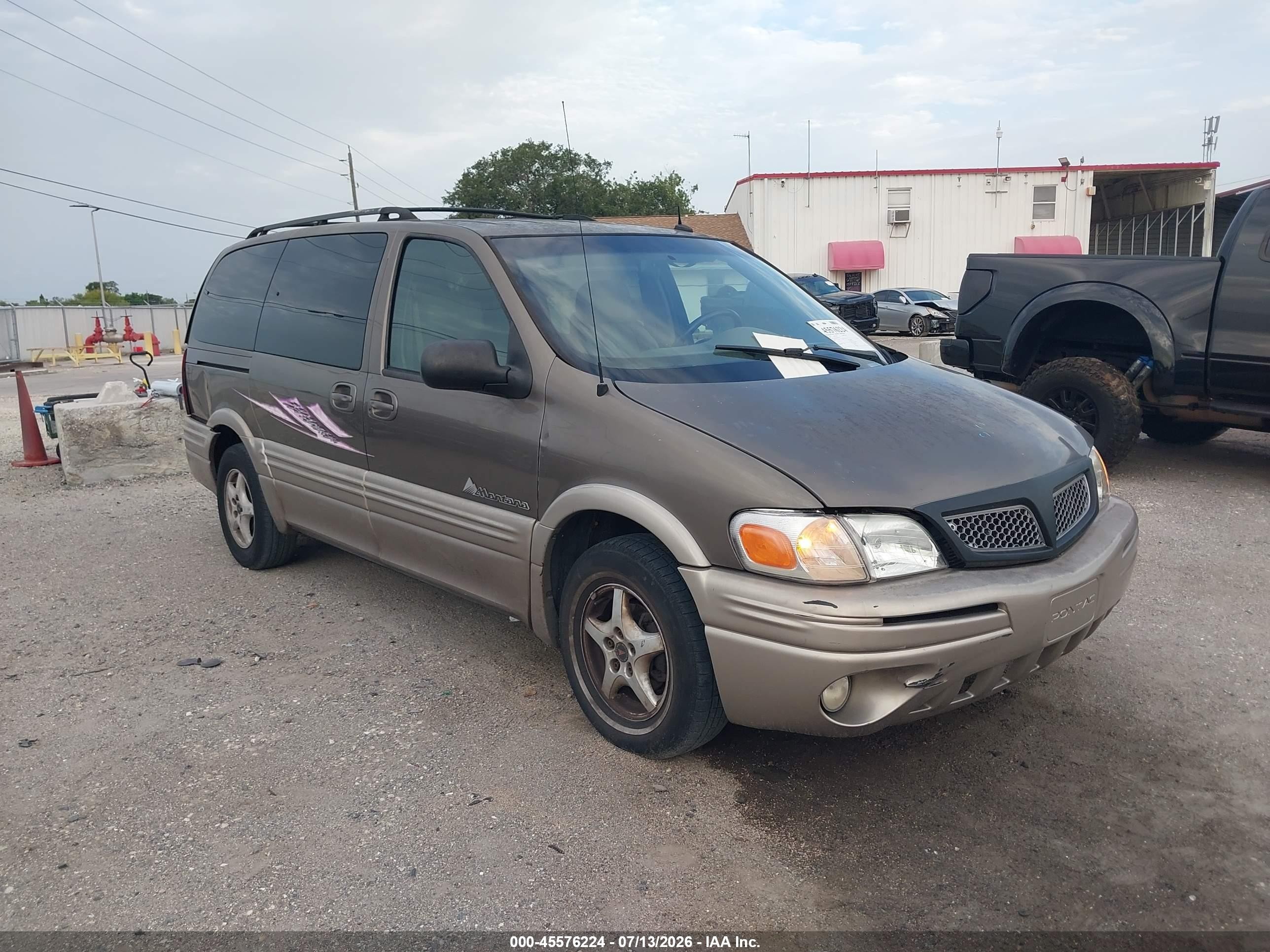 2003 Pontiac Montana 1SA, VIN 1GMDX03E83D219933 — Rear end