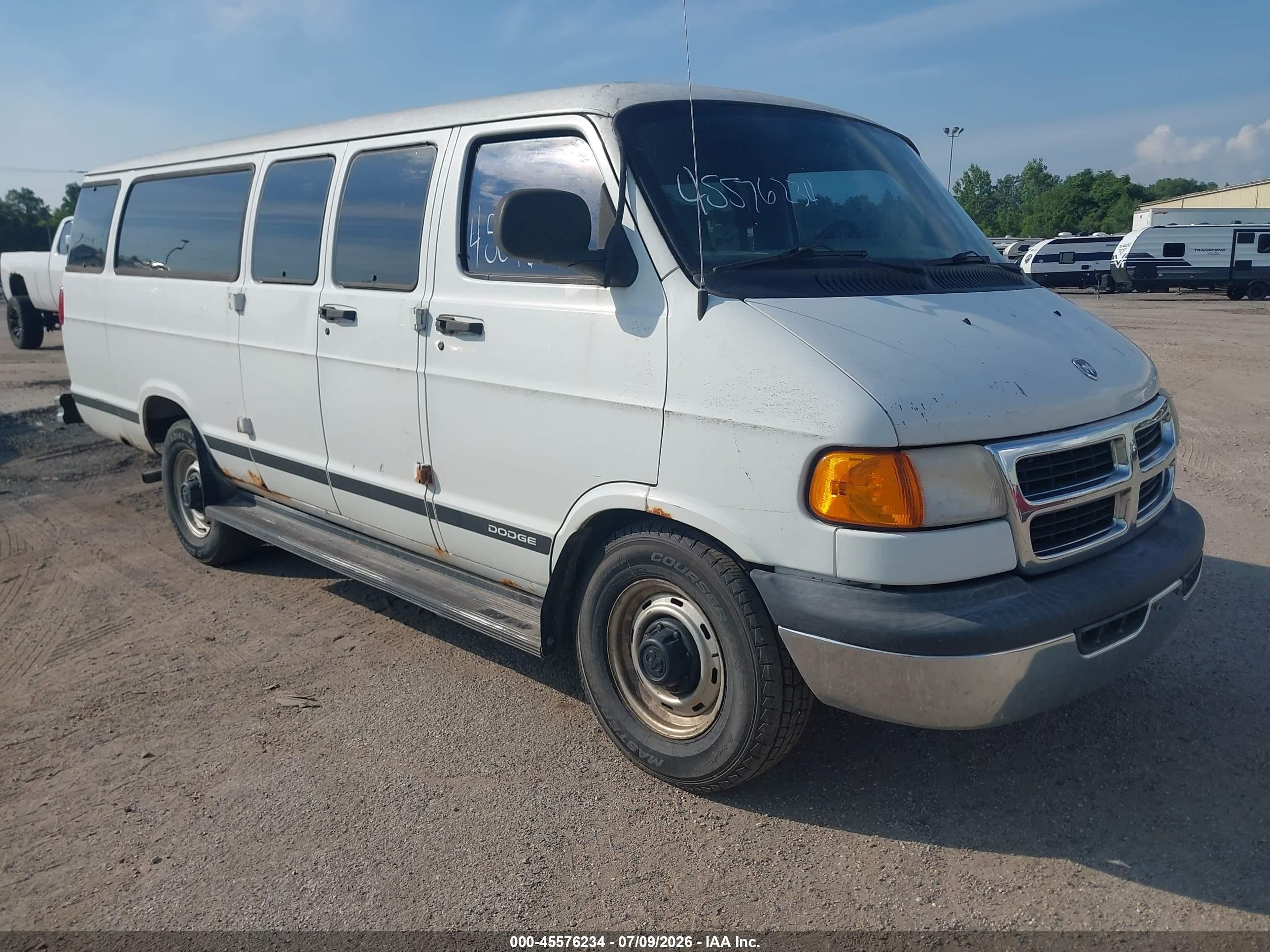 2000 Dodge Passenger, VIN 2B5WB35Z8YK158022 — Normal wear