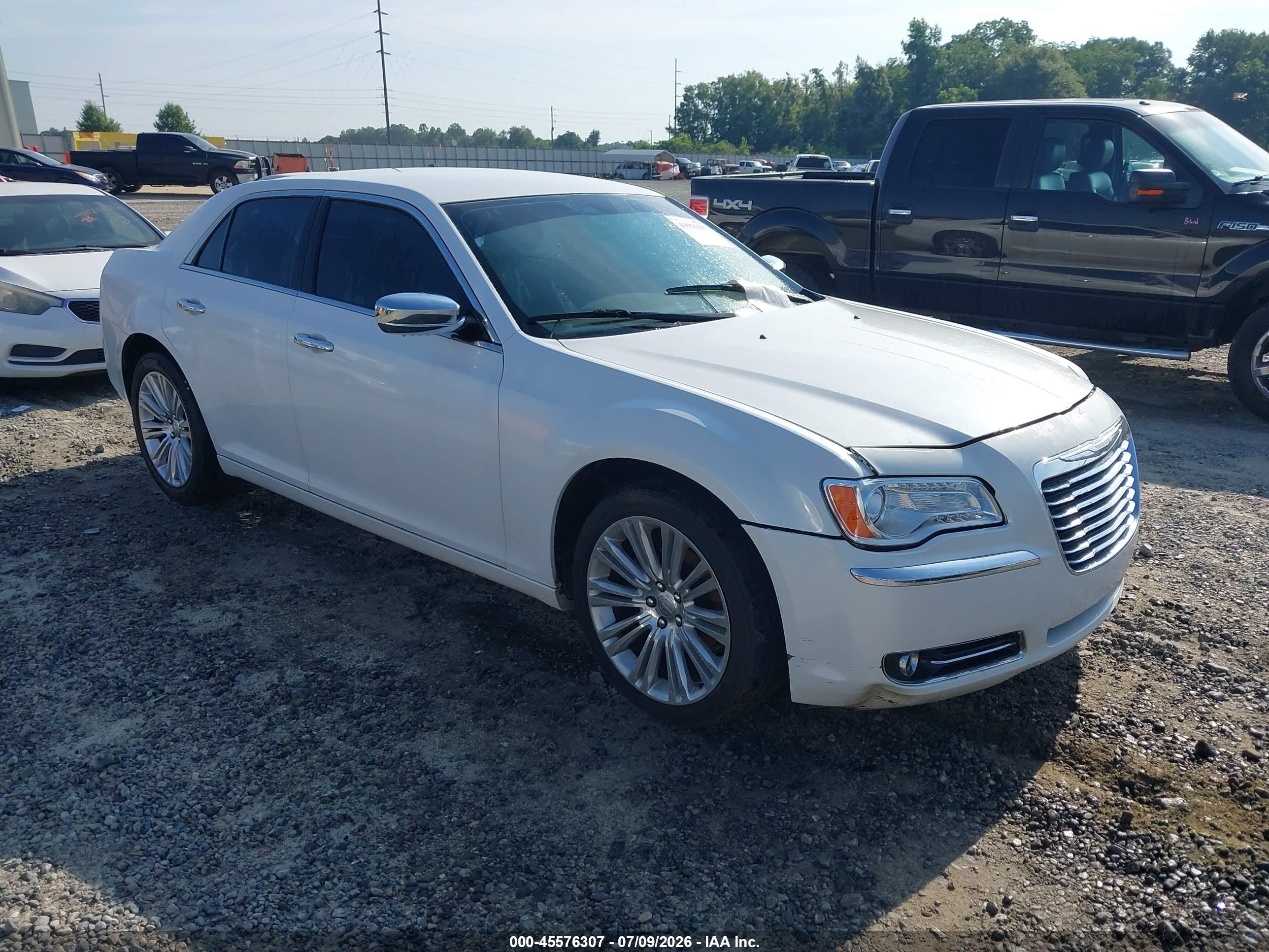 2011 Chrysler 300 Limited, VIN 2C3CA5CG1BH528620 — Normal wear