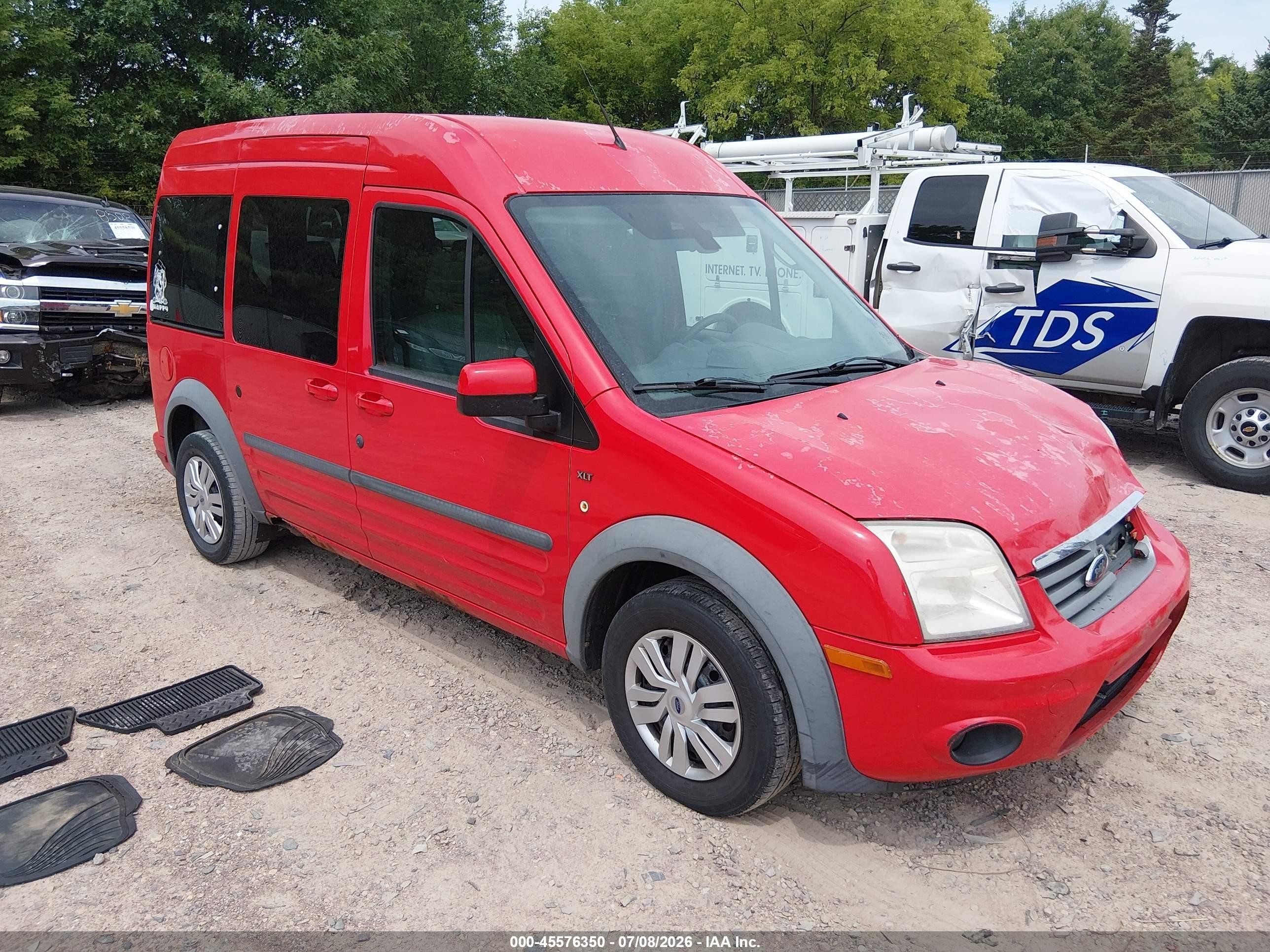 2013 Ford Transit Connect XLT Premium, VIN NM0KS9CN0DT153655 — Front end