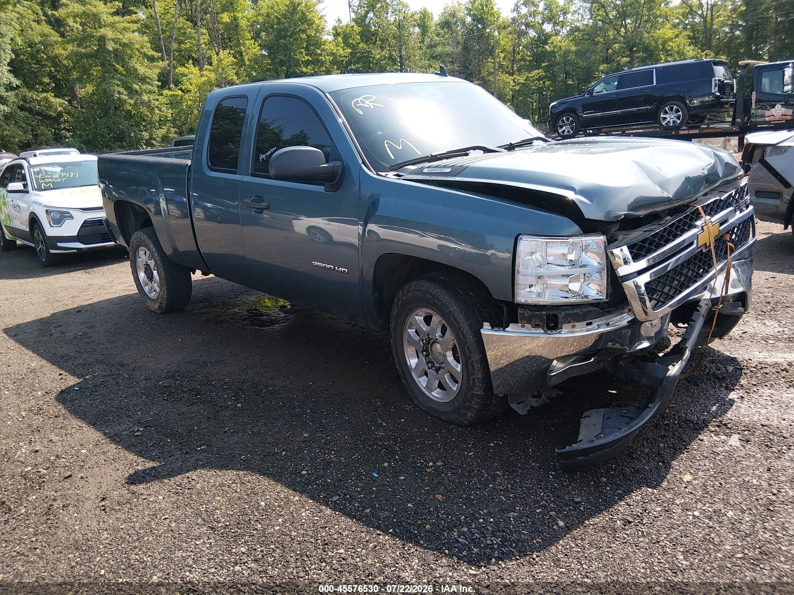 2012 Chevrolet Silverado 2500HD LT, VIN 1GC2KXCG0CZ350992 — Front end
