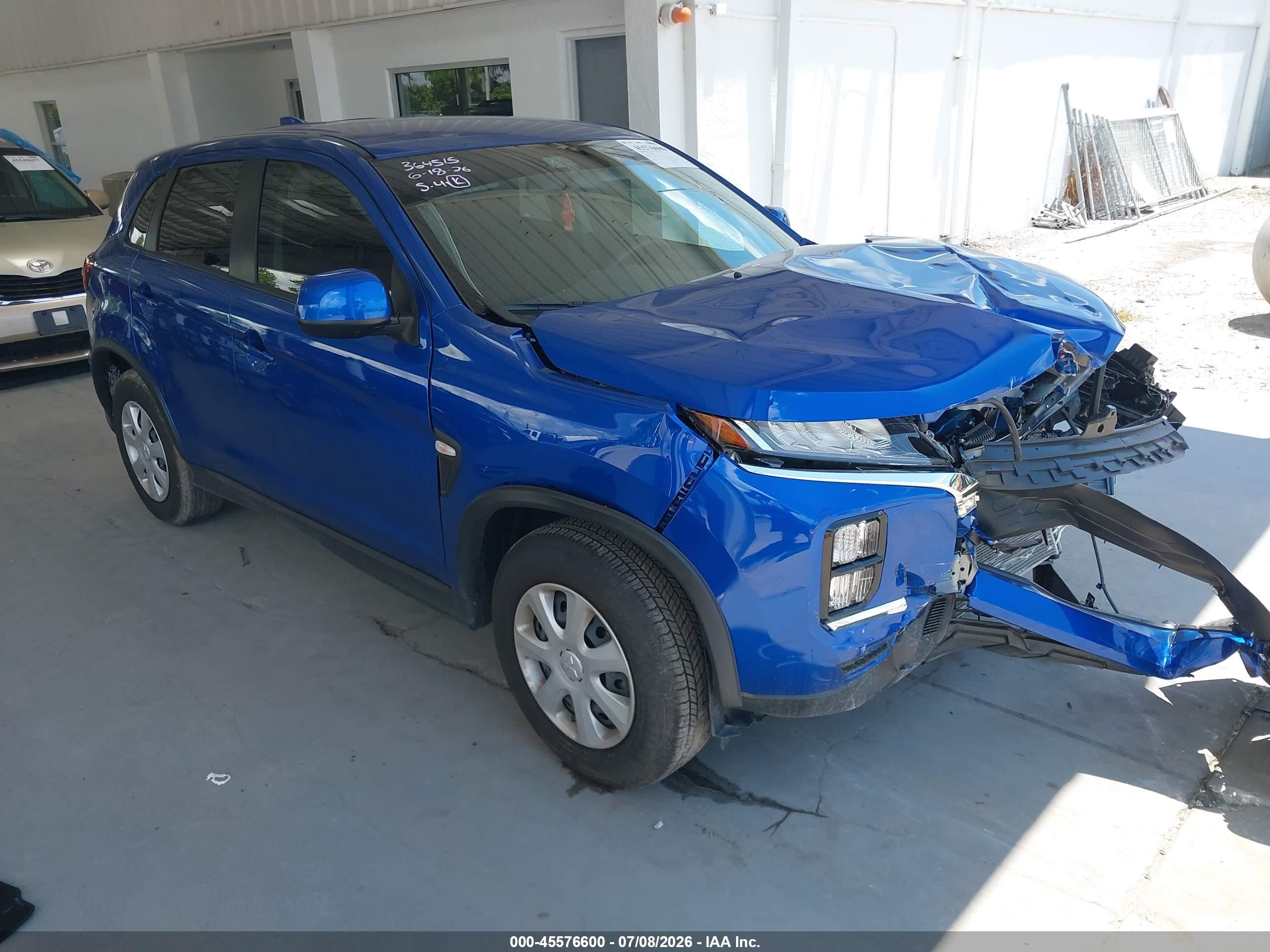 2026 Mitsubishi Outlander S, VIN JA4ARUAU0TU012806 — Front end