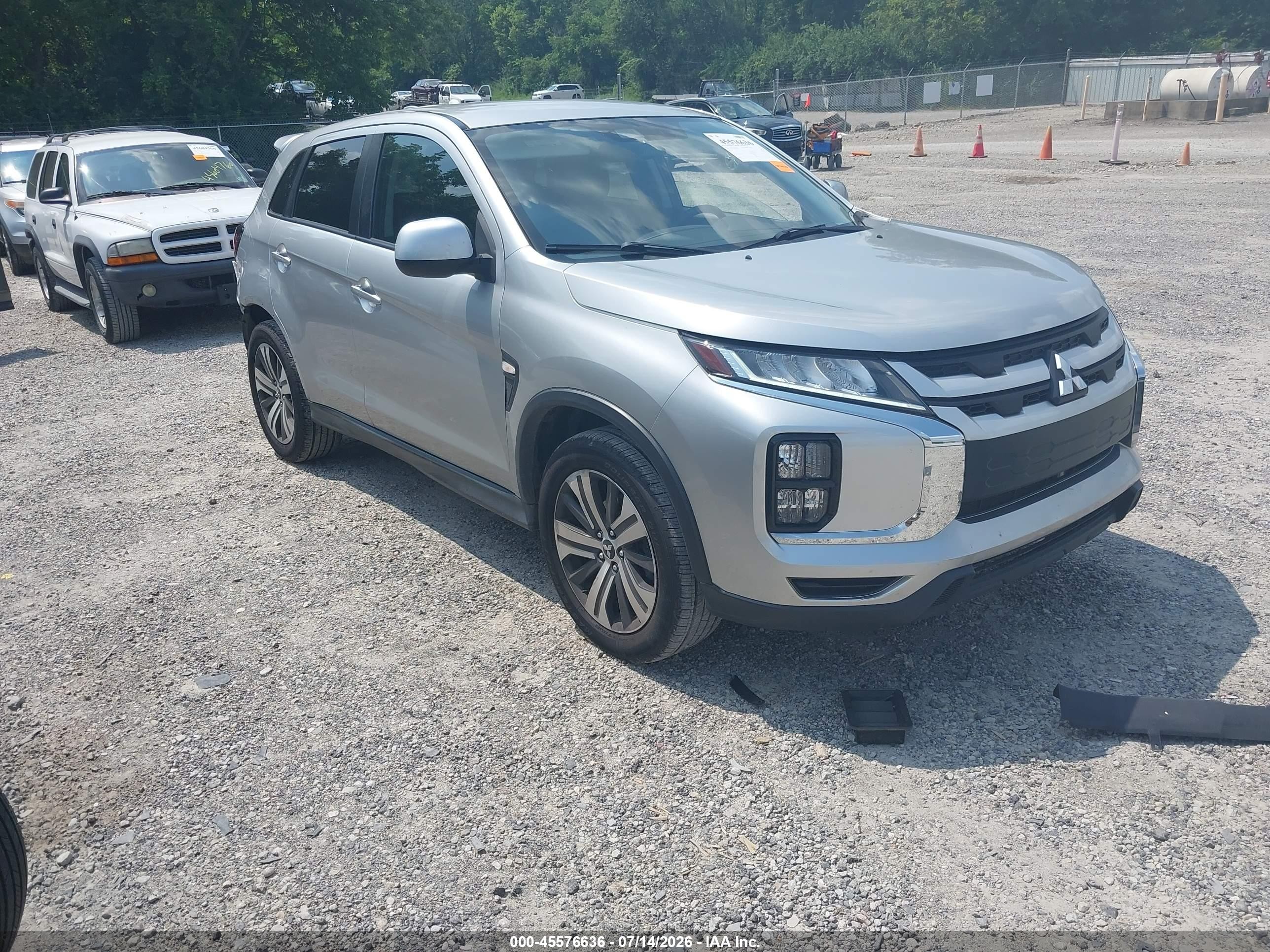 2021 Mitsubishi Outlander ES, VIN JA4APUAU7MU016441 — Rear end