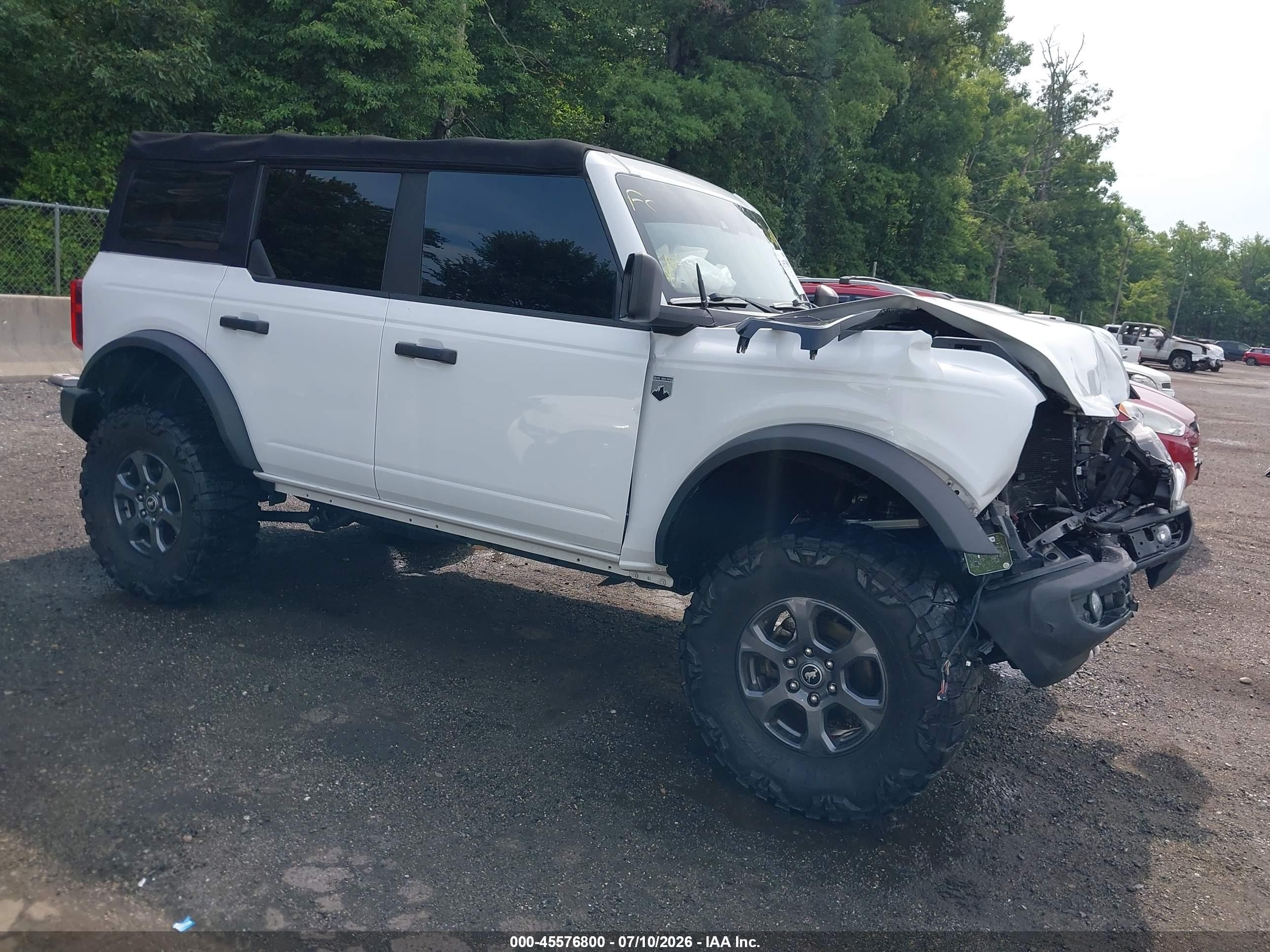 2021 Ford Bronco Big Bend, VIN 1FMDE5BH4MLA97044 — Перед