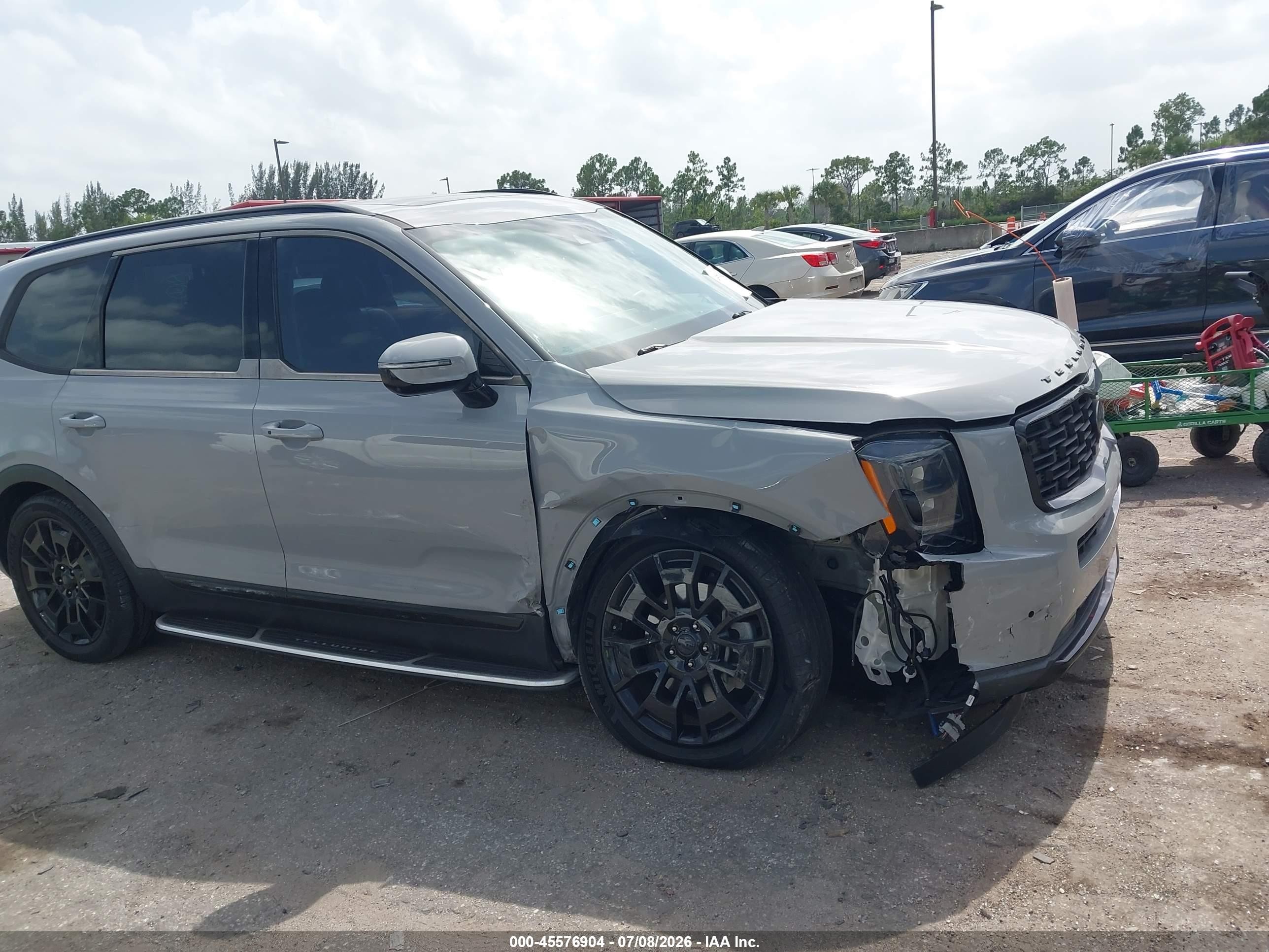 2021 Kia Telluride SX, VIN 5XYP5DHC9MG122281 — Front end