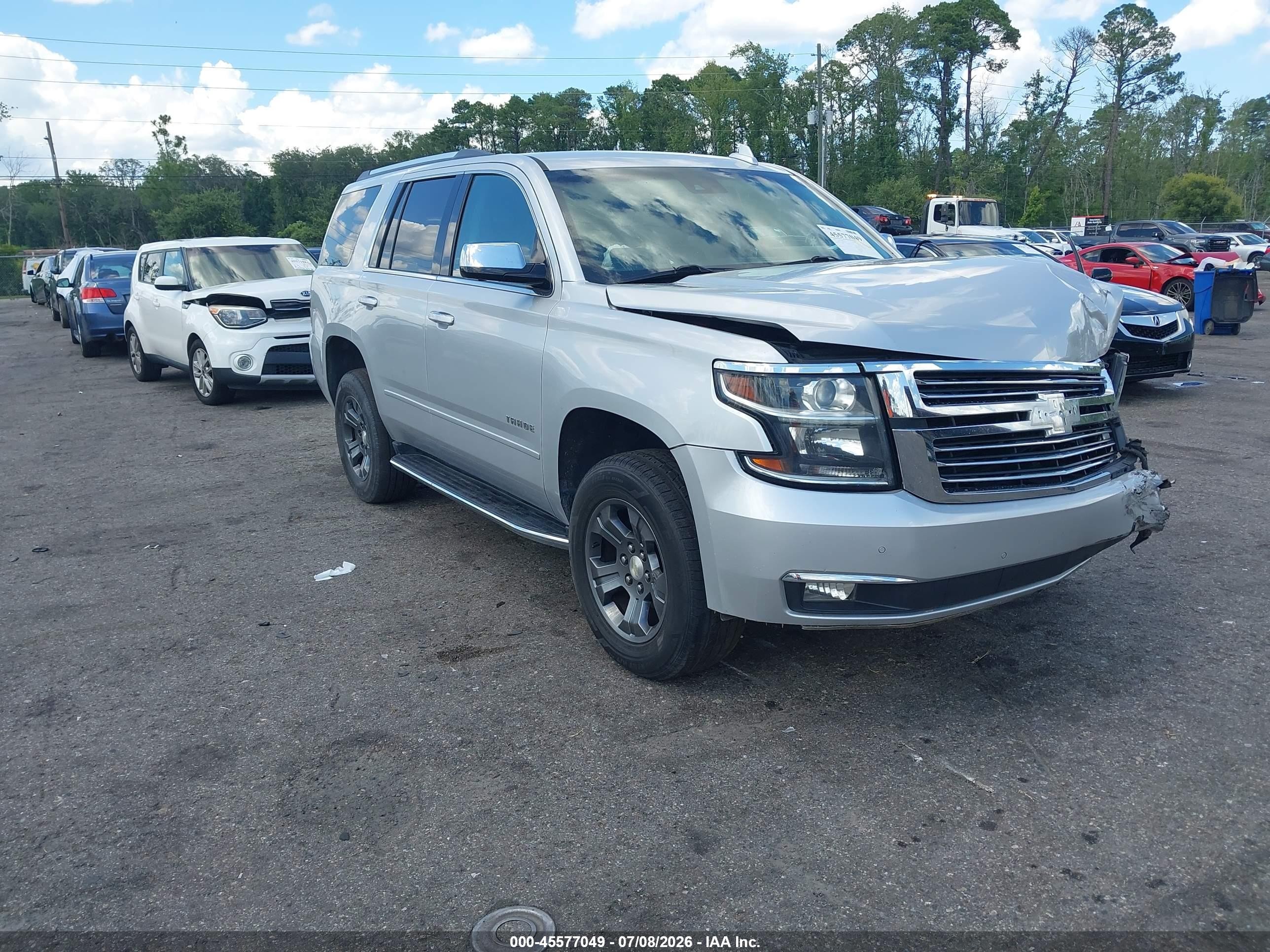 2018 Chevrolet Tahoe Premier, VIN 1GNSCCKC2JR241720 — Перед