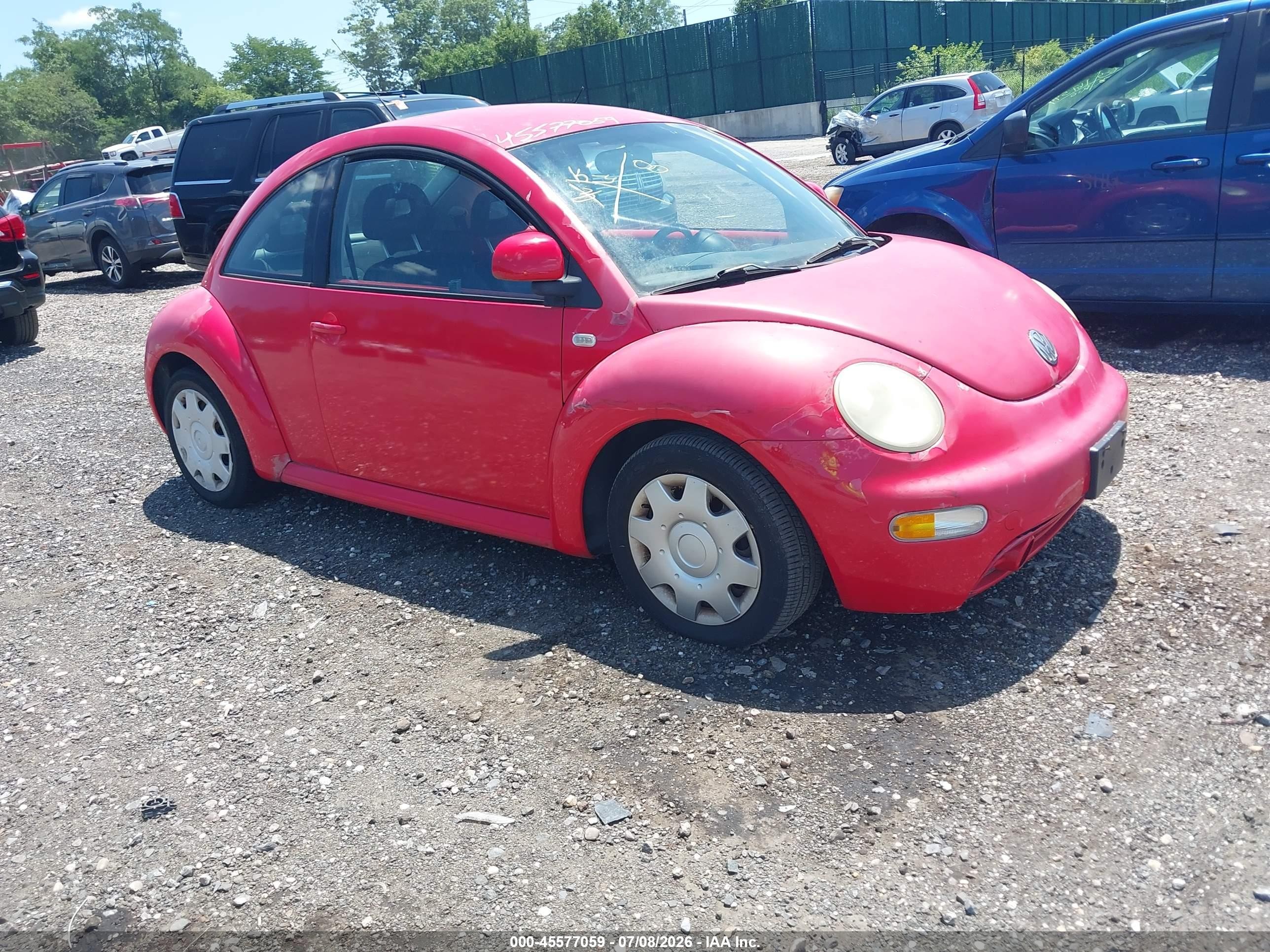 1999 Volkswagen Beetle GLS, VIN 3VWCC21C5XM418955 — Перед