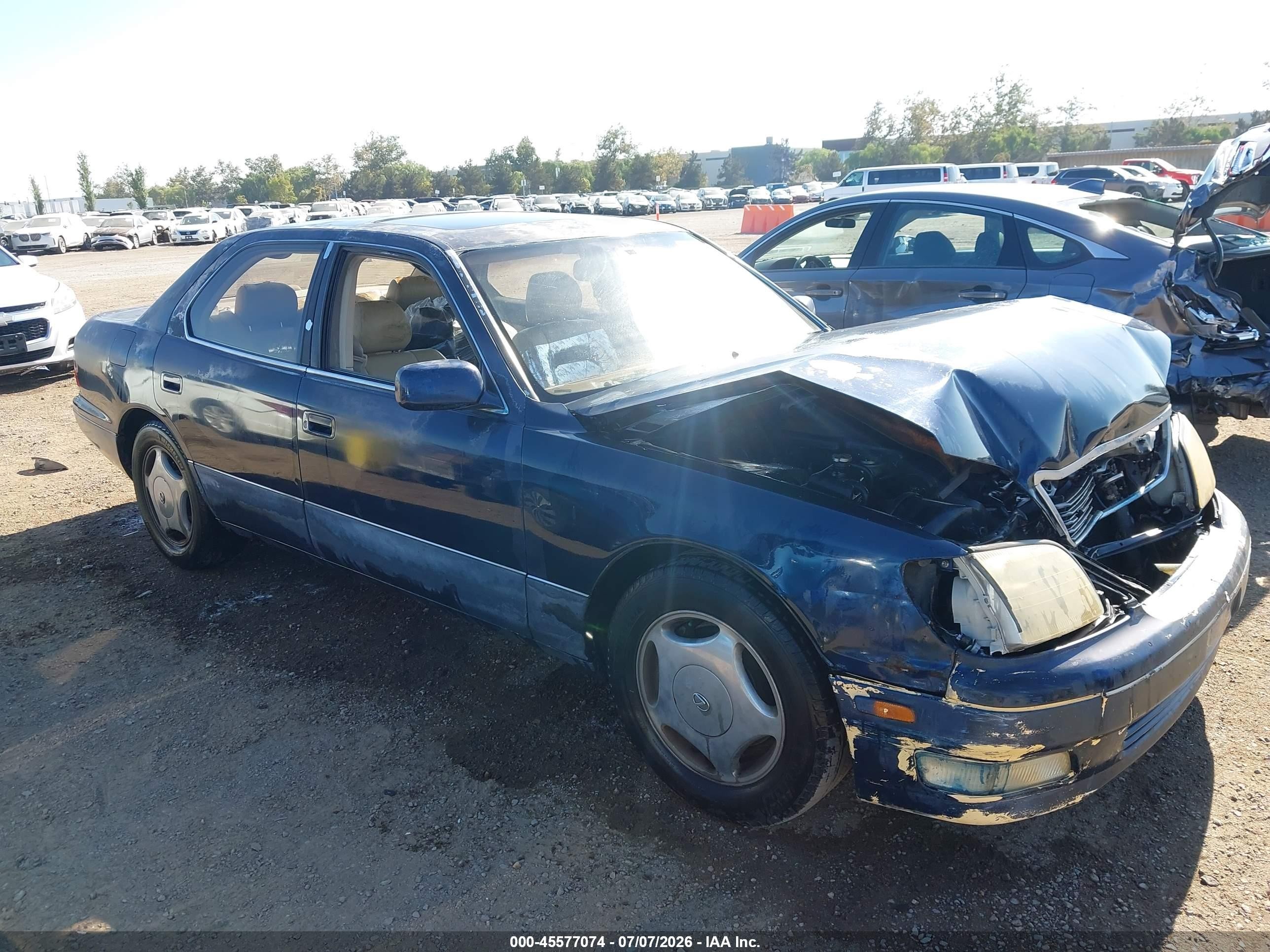 1998 Lexus LS 400, VIN JT8BH28F3W0099619 — Normal wear