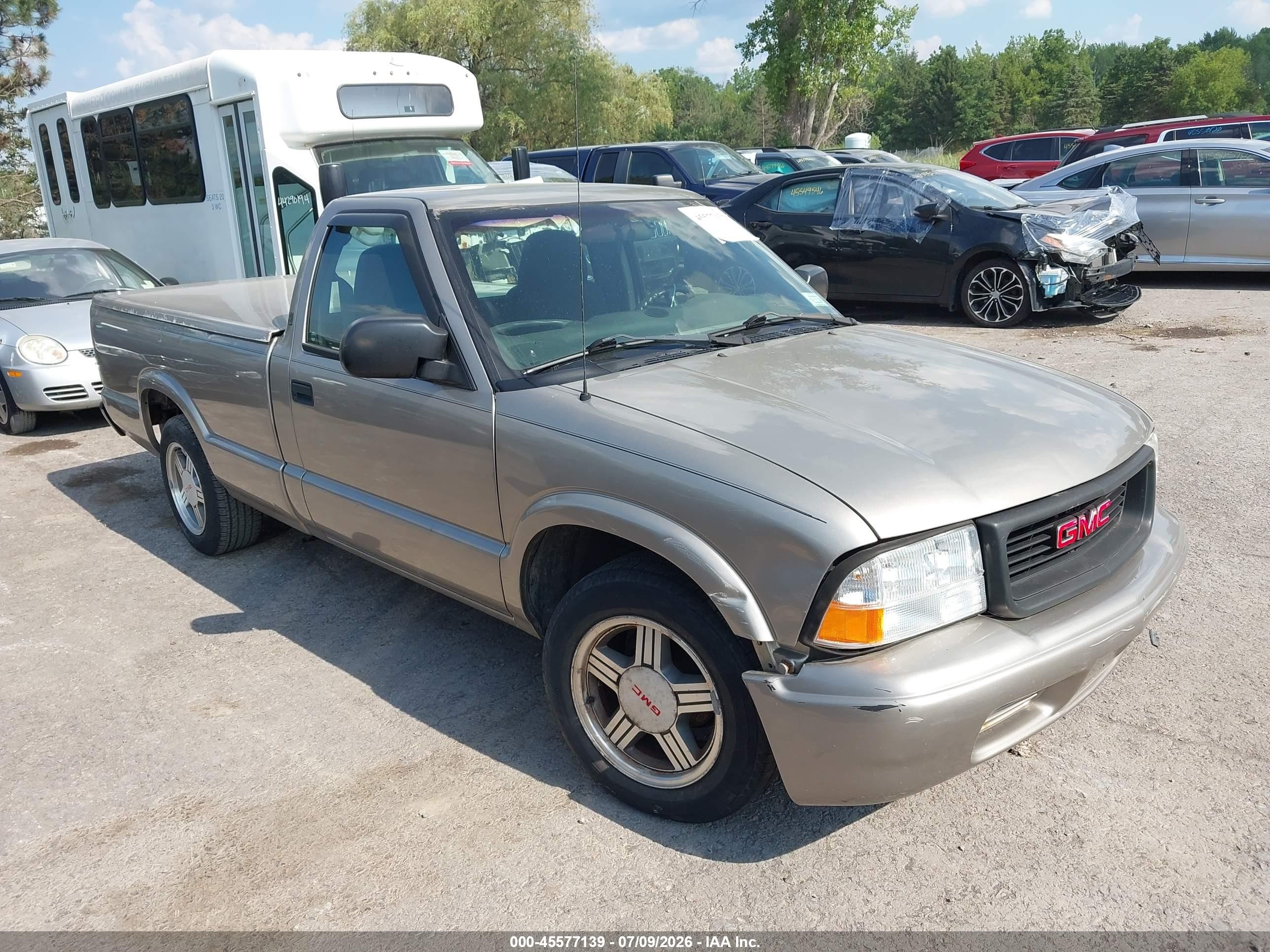 2003 GMC Sonoma SLS, VIN 1GTCS14H938239517 — Normal wear