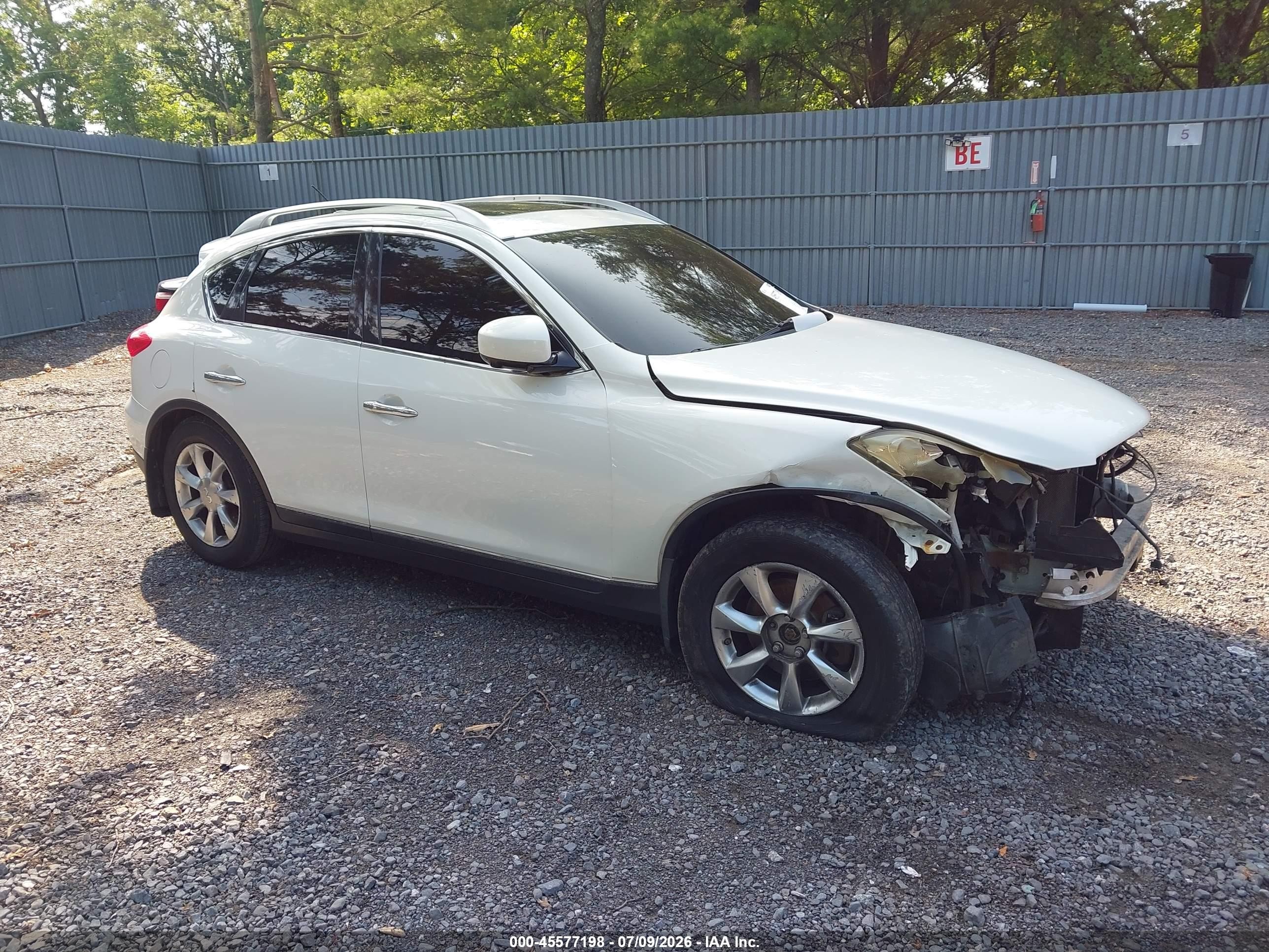 2008 Infiniti EX Journey, VIN JNKAJ09F38M356308 — Front end