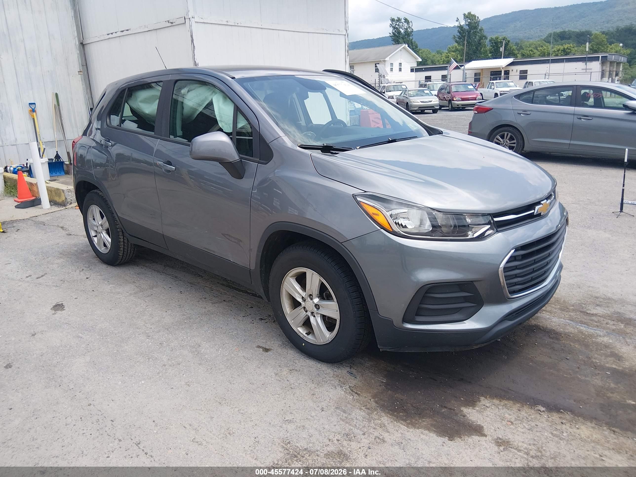 2020 Chevrolet Trax LS, VIN 3GNCJKSB8LL153650 — Side