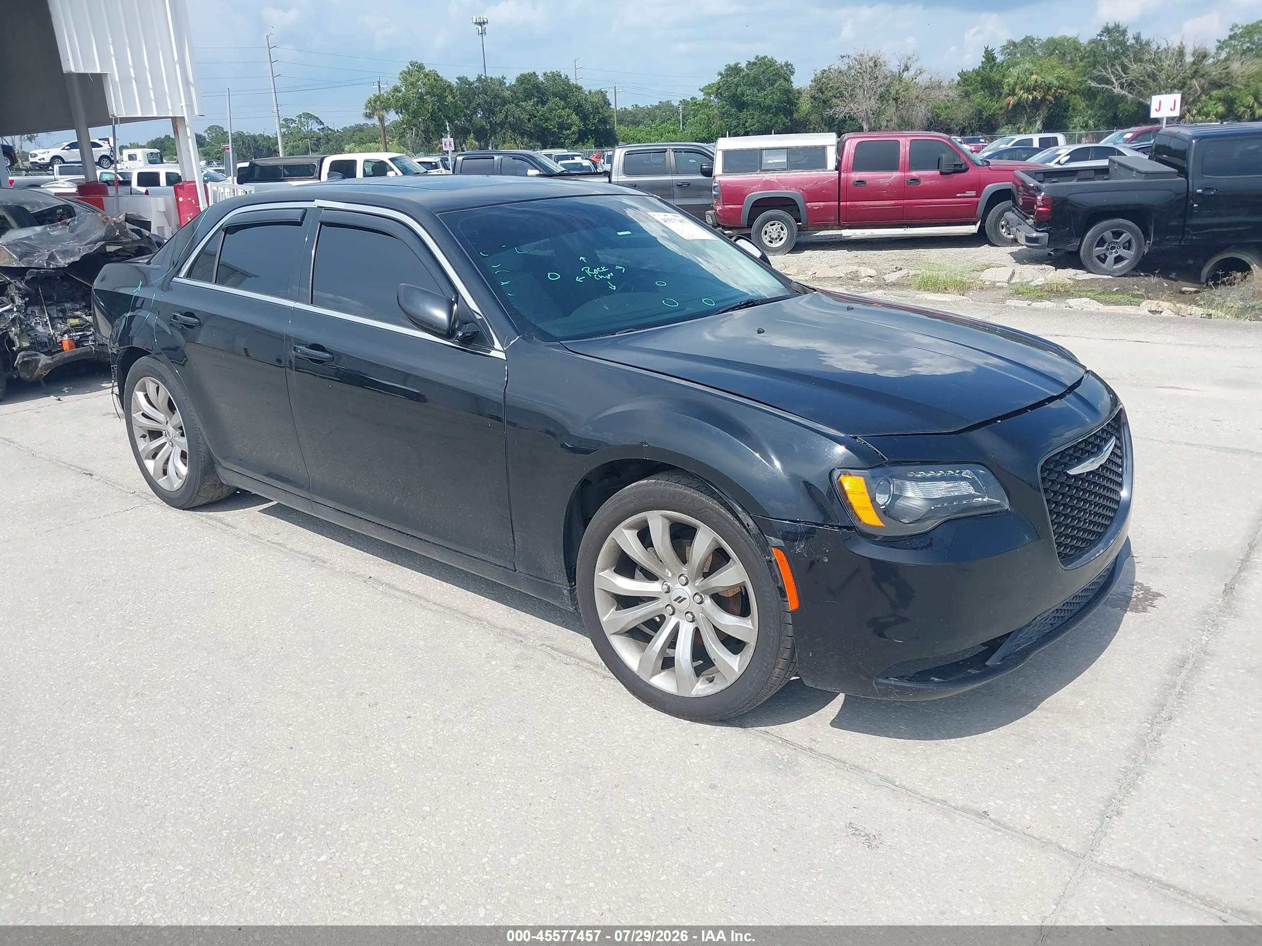2018 Chrysler 300 Touring, VIN 2C3CCAAG2JH154359 — Rear end