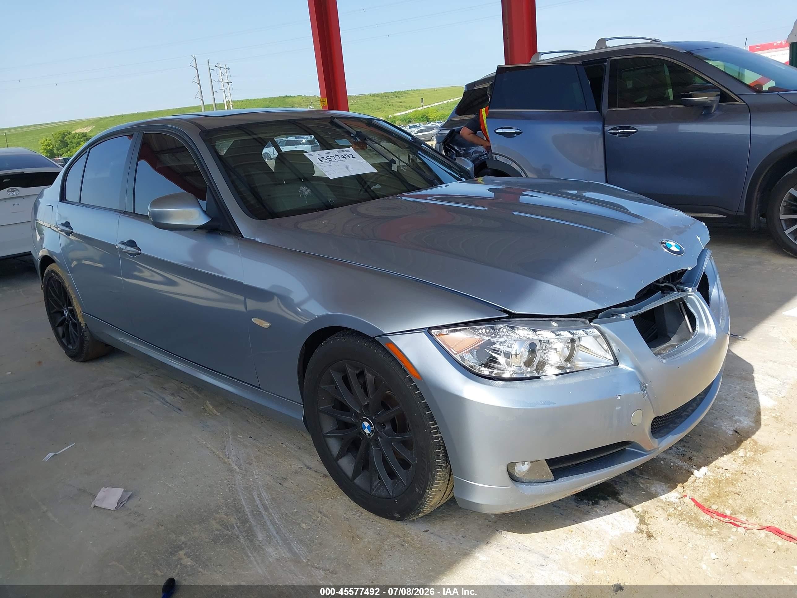 2011 BMW 3 Series 328i, VIN WBAPH7C58BE675217 — Front end