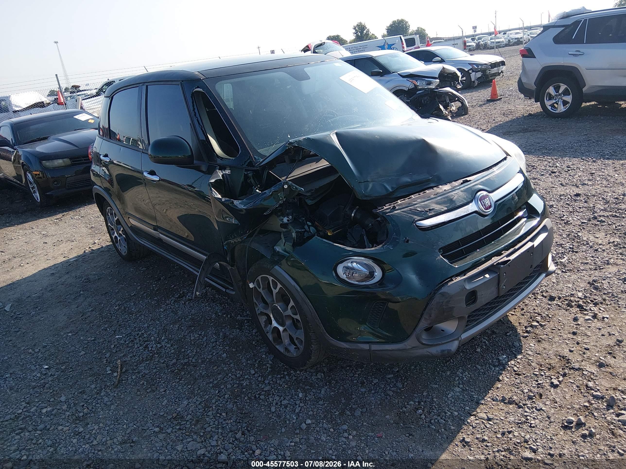 2014 FIAT 500L Trekking, VIN ZFBCFADH1EZ014013 — Front end