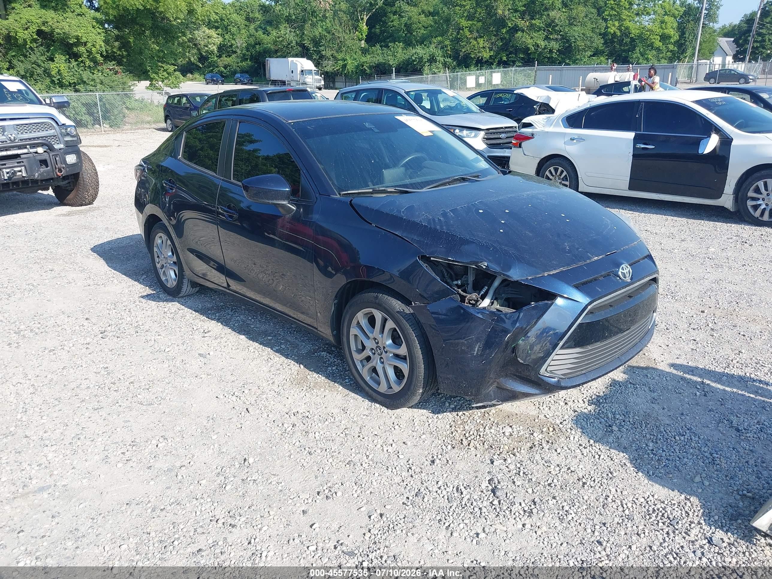 2018 Toyota Yaris, VIN 3MYDLBYV8JY319479 — Front end