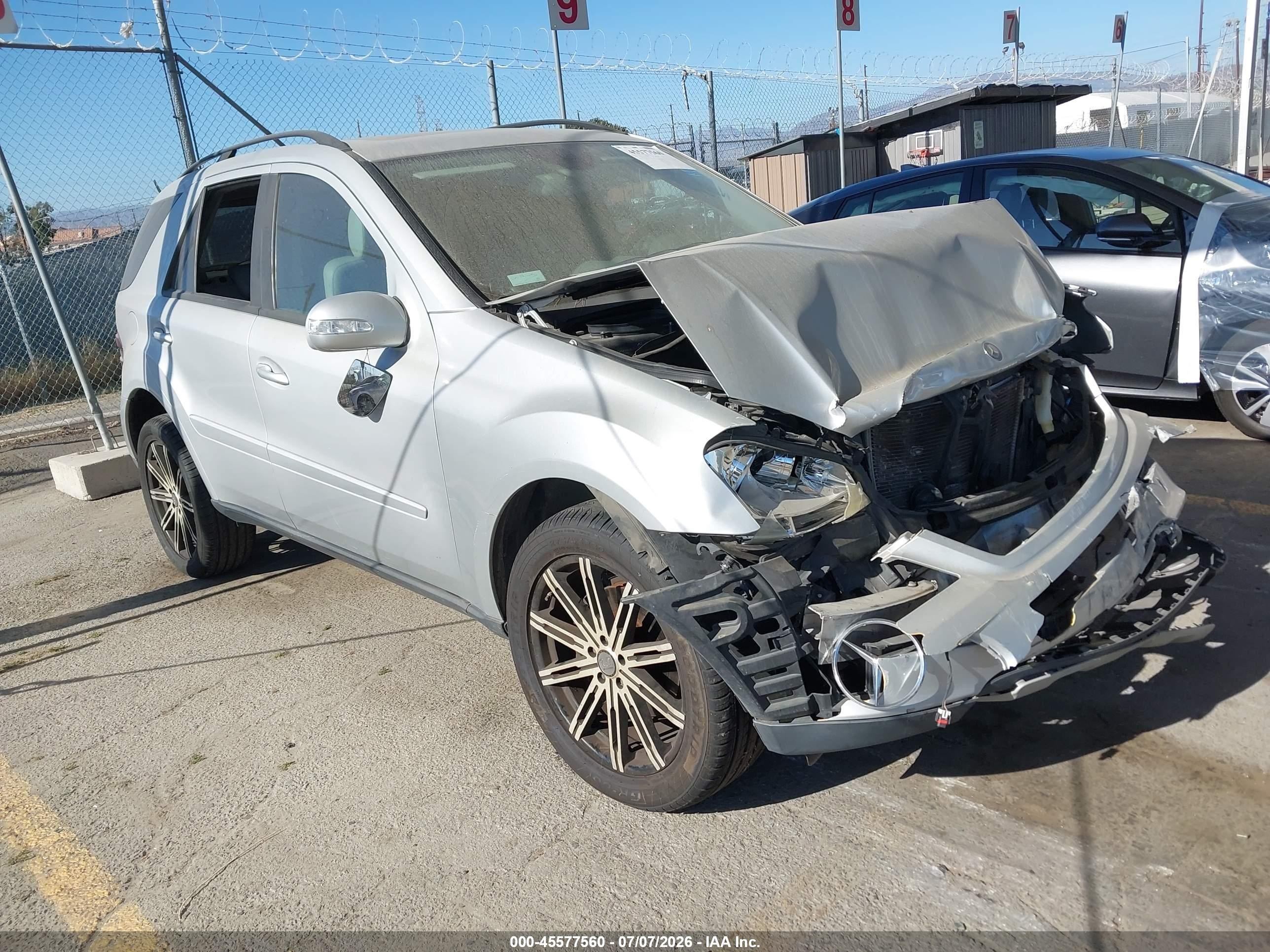 2006 Mercedes-Benz M 350, VIN 4JGBB86E46A021484 — Front end