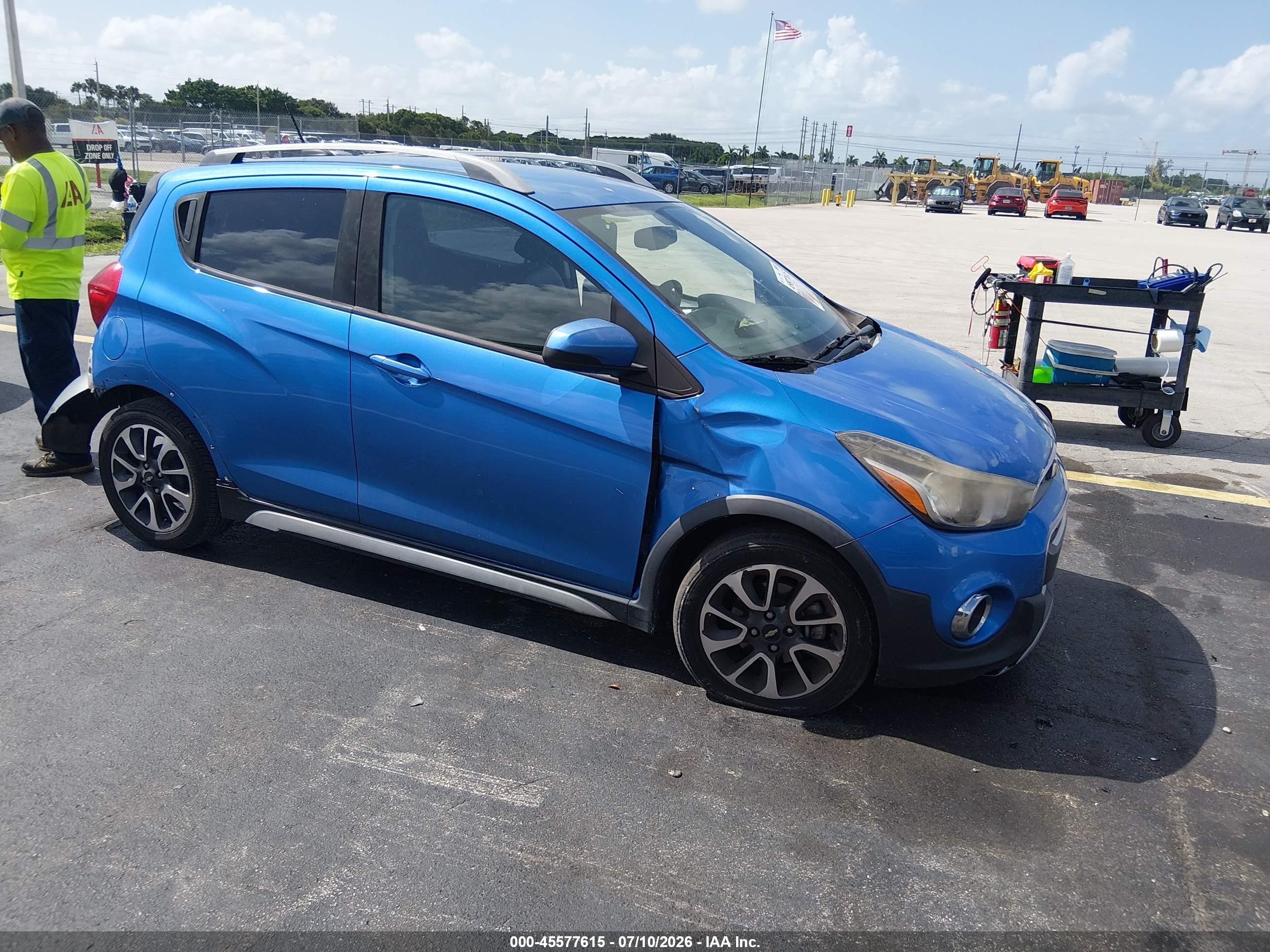 2018 Chevrolet Spark ACTIV, VIN KL8CH6SA8JC460868 — Бок