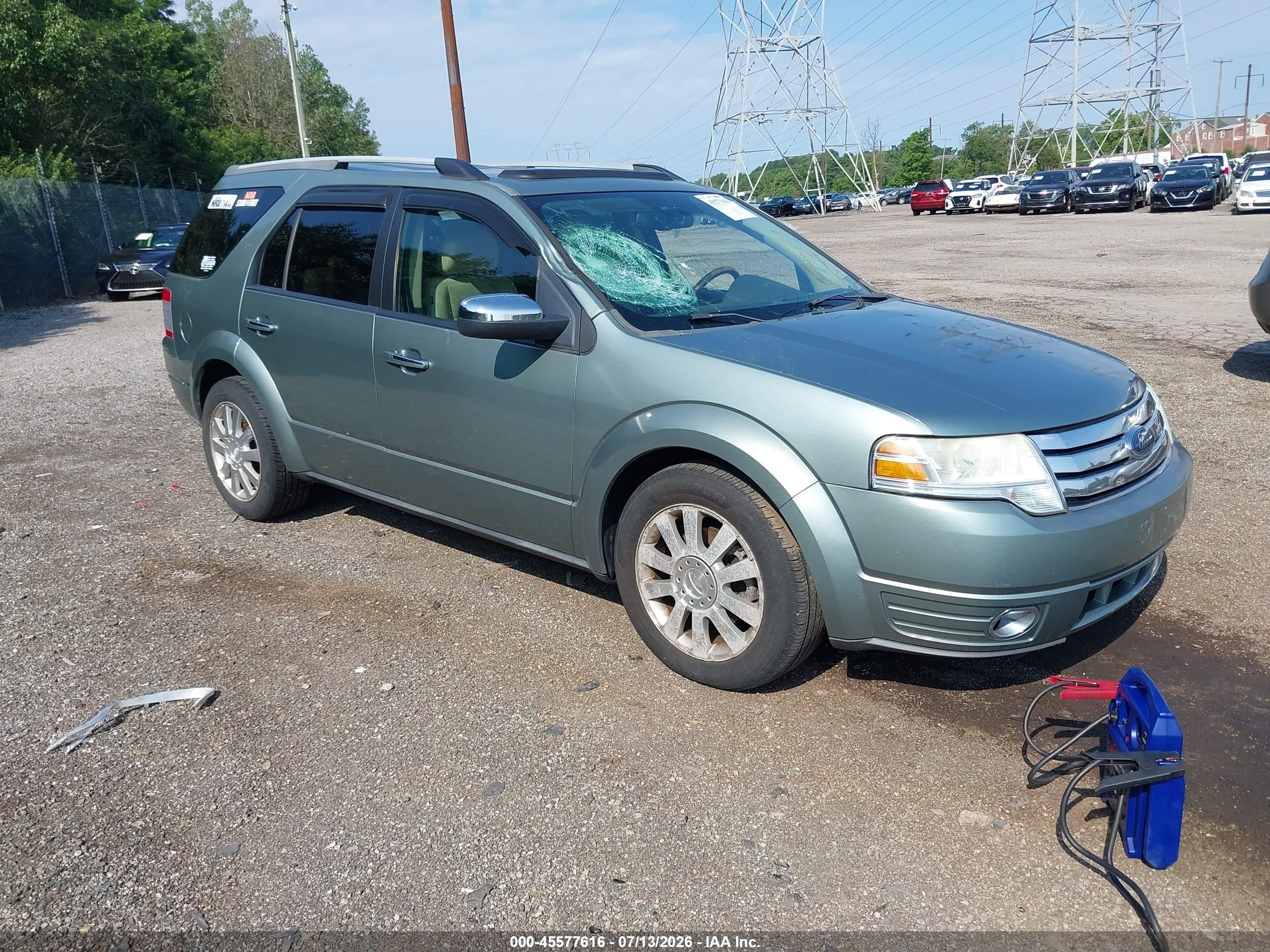 2008 Ford Taurus X Limited, VIN 1FMDK06W88GA12824 — Front end