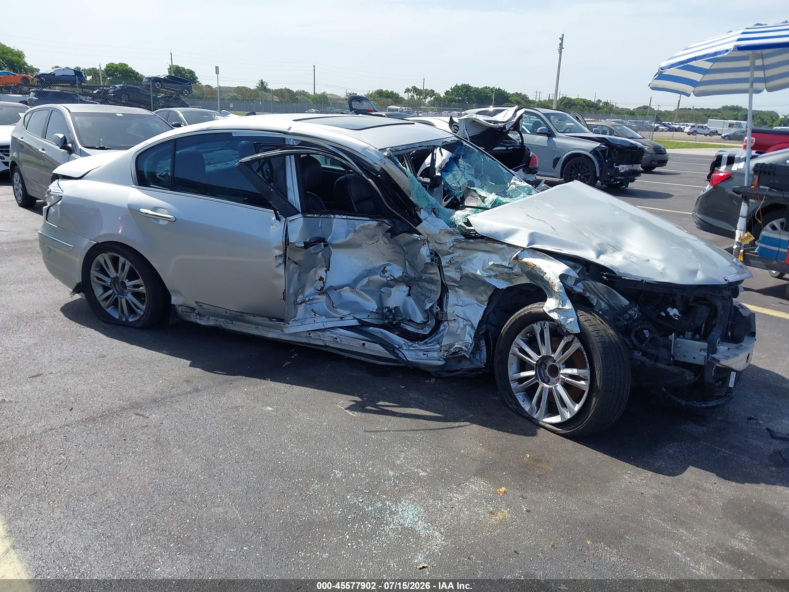 2012 Hyundai Genesis 3.8L, VIN KMHGC4DD2CU189690 — По всему кузову