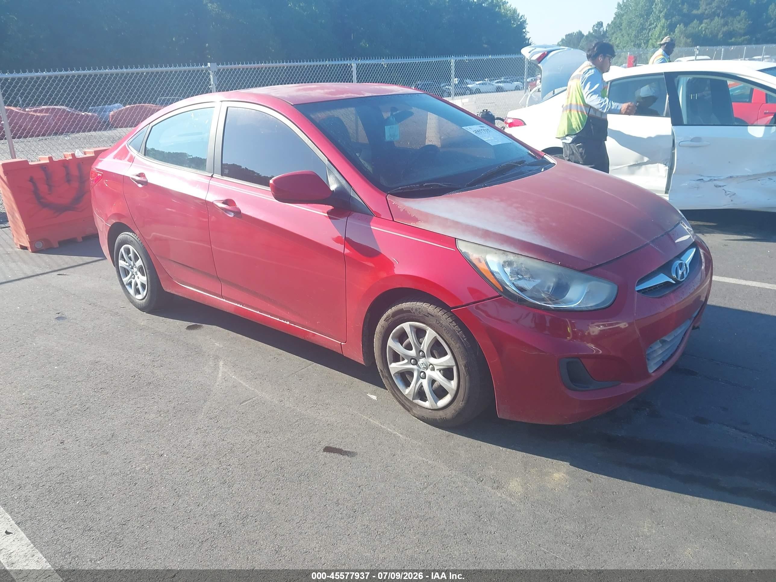 2013 Hyundai Accent GLS, VIN KMHCT4AE4DU349338 — Normal wear
