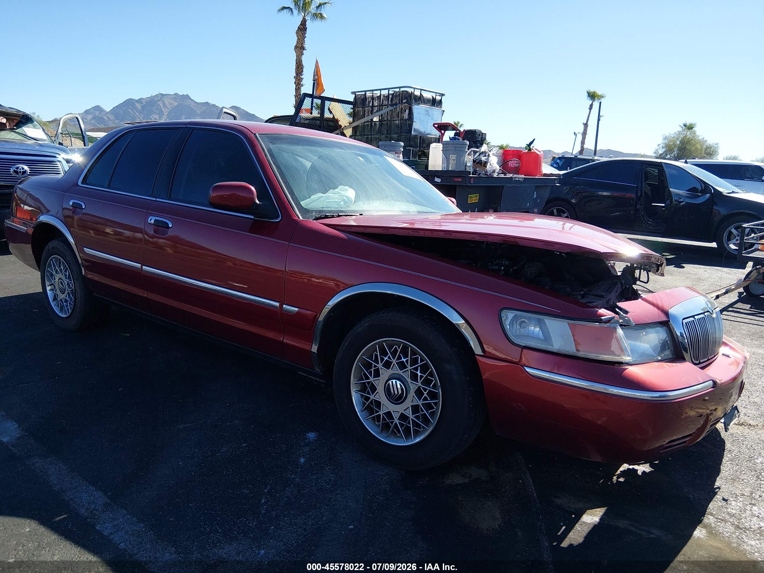 2001 Mercury Grand Marquis GS, VIN 2MEFM74W91X644040 — Перед