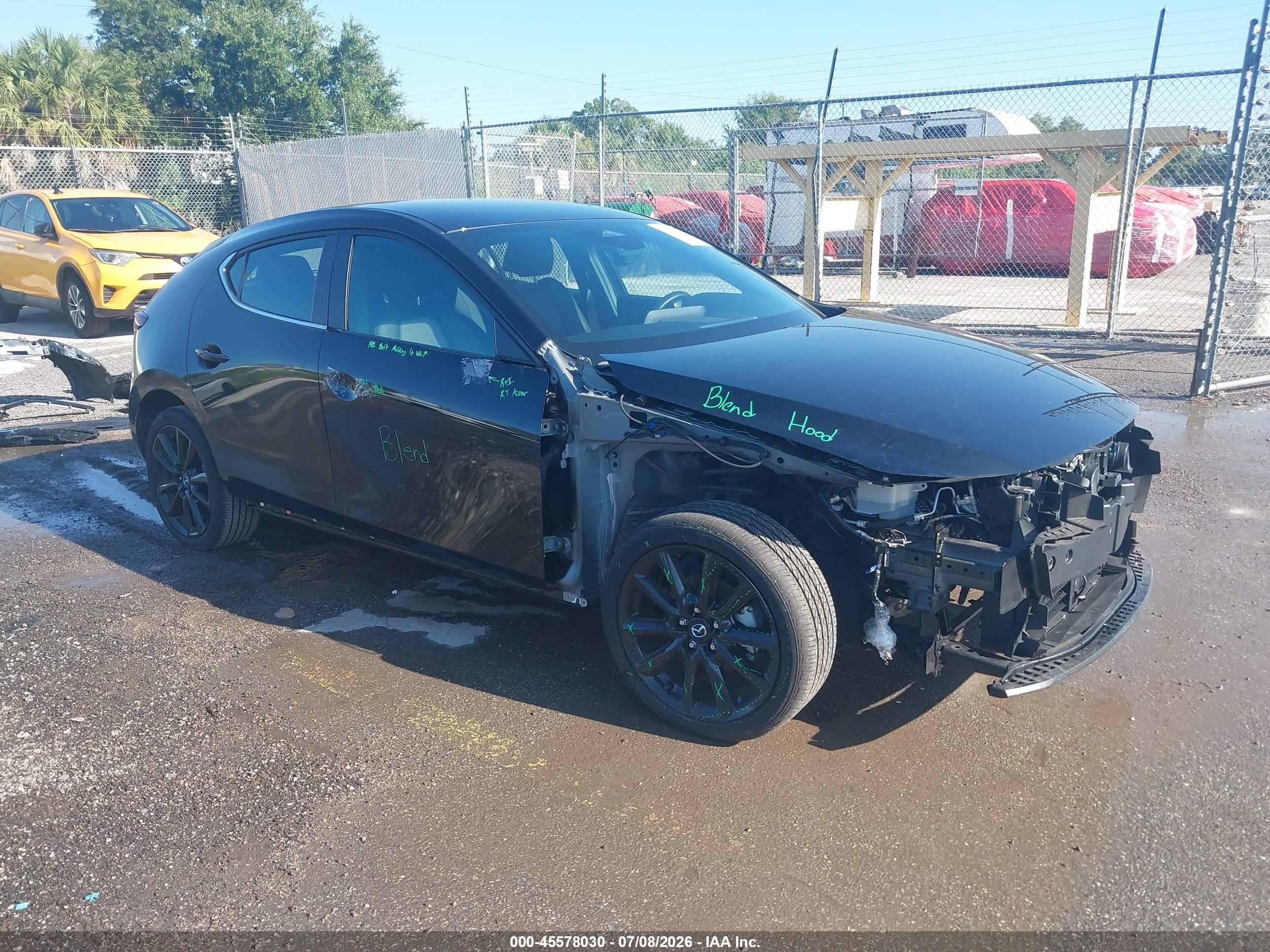 2025 Mazda 3 S Select Sport, VIN JM1BPAKM5S1791584 — Перед