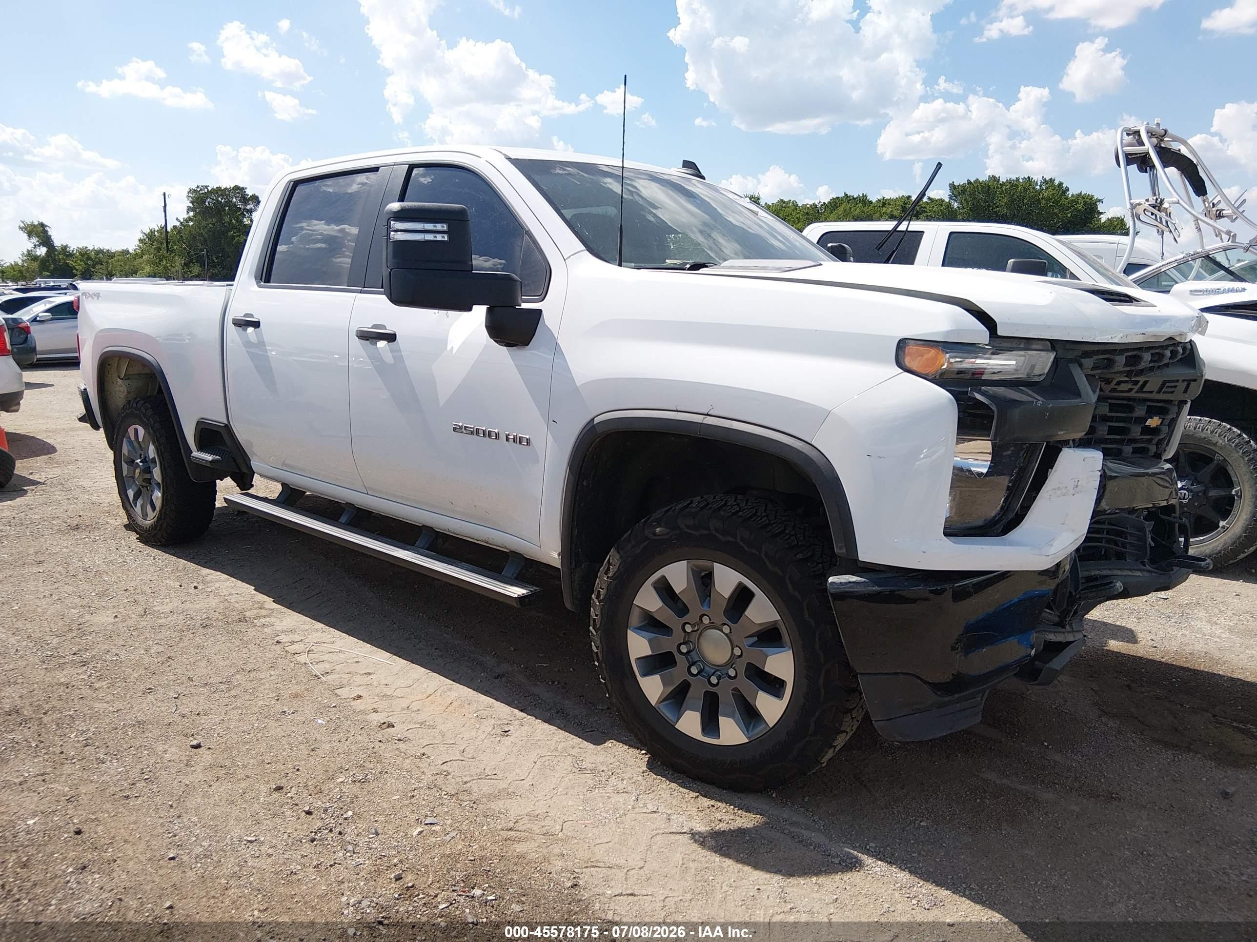 2022 Chevrolet Silverado 2500HD Custom, VIN 1GC1YME70NF109900 — Front end