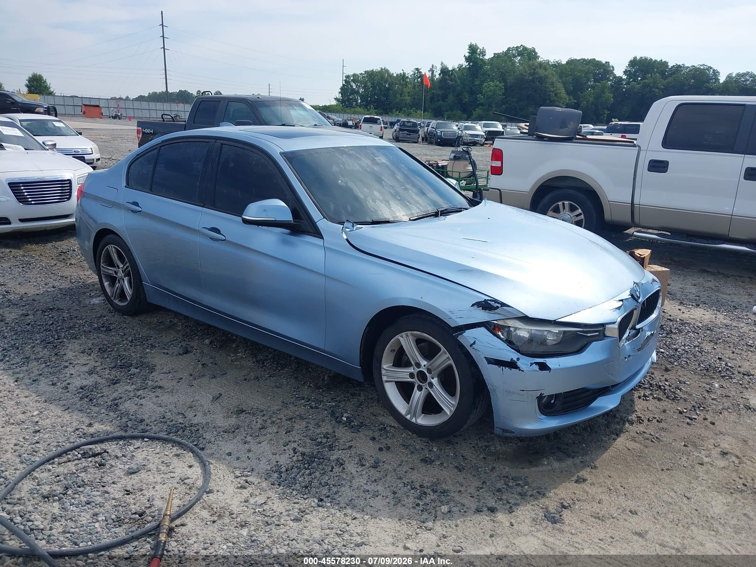 2014 BMW 3 Series 328i, VIN WBA3A5C57EP600444 — Normal wear
