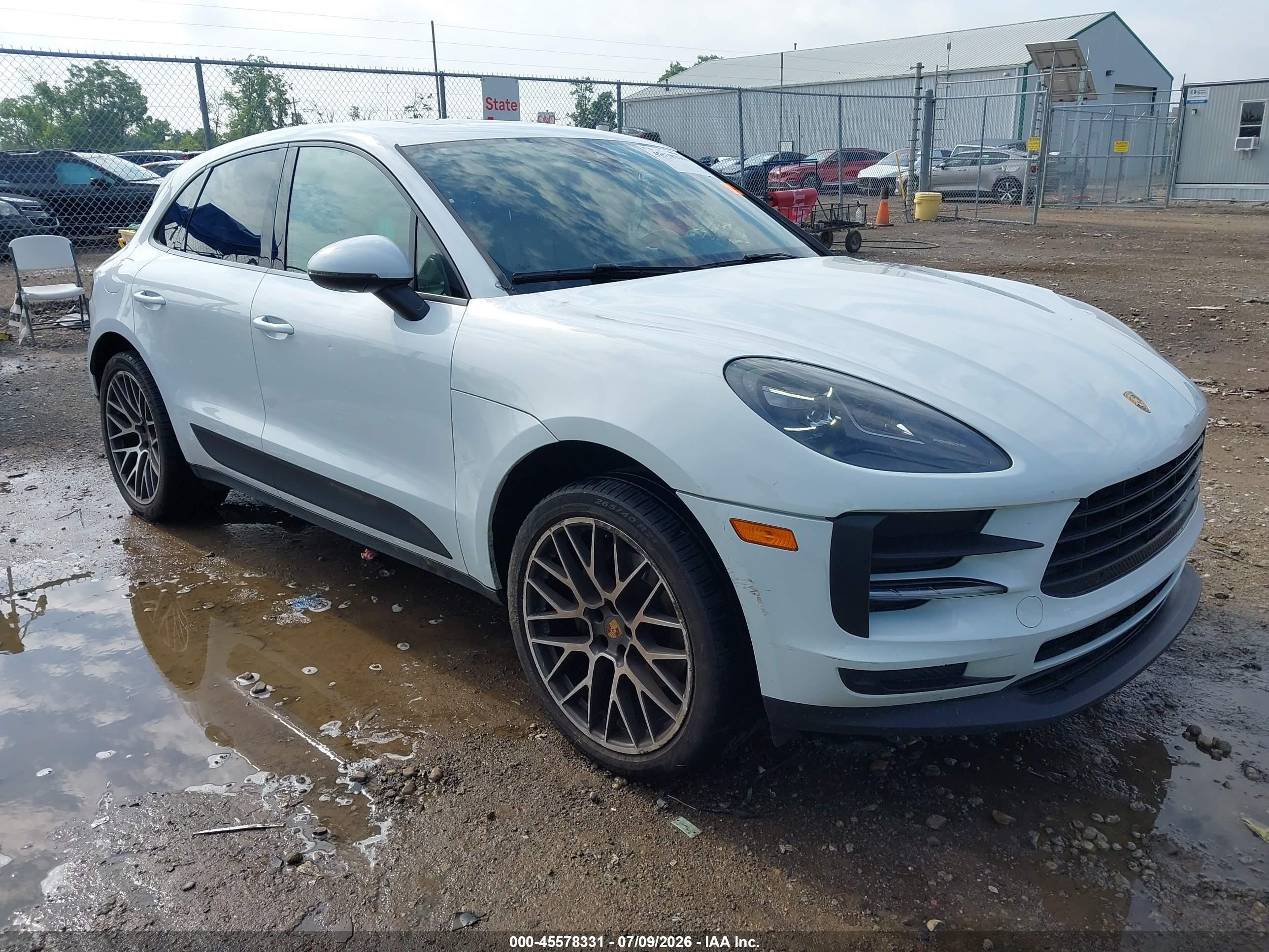 2019 Porsche Macan, VIN WP1AA2A57KLB06193 — Rear end