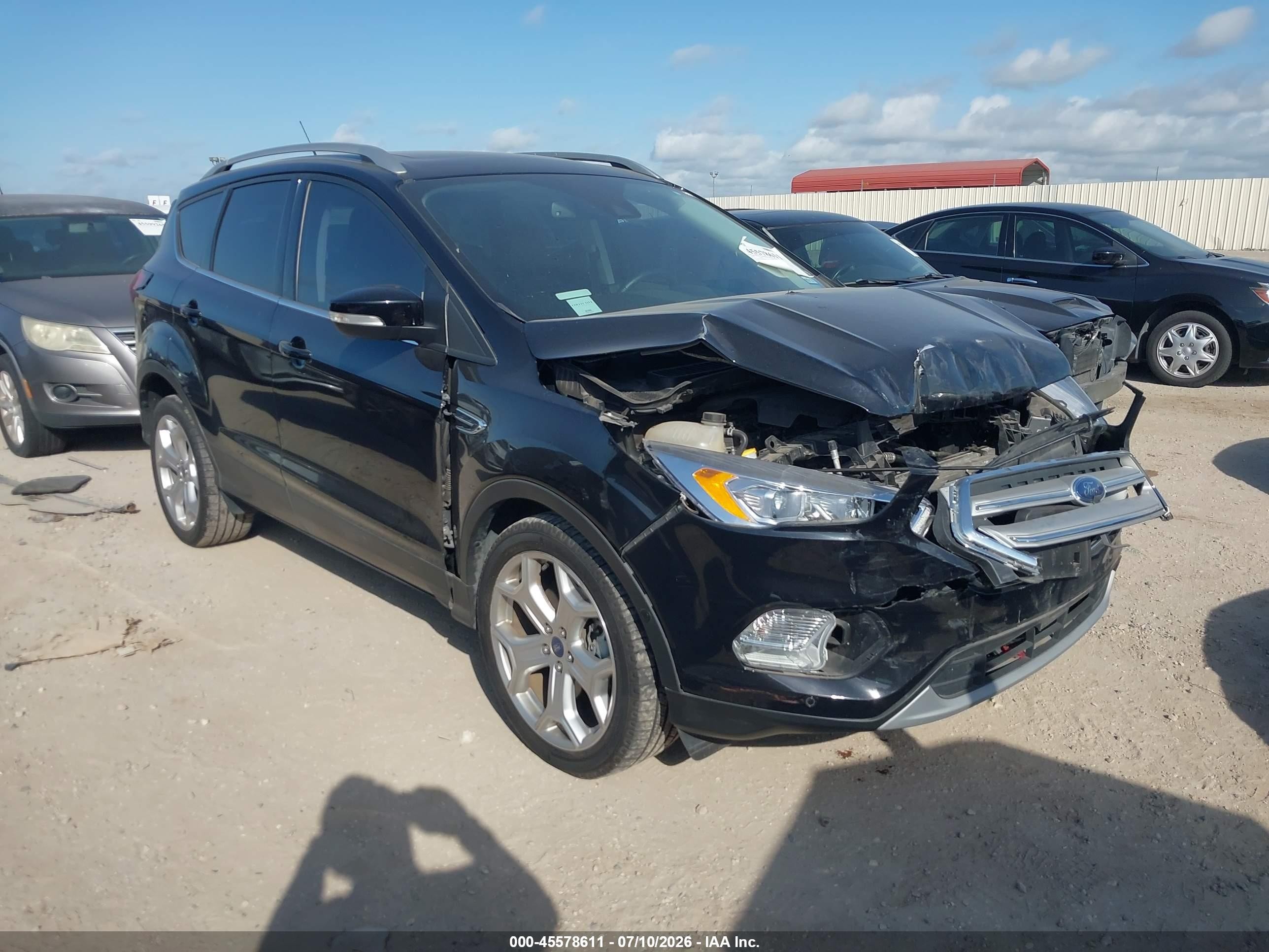 2019 Ford Escape Titanium, VIN 1FMCU0J95KUB57044 — Front end