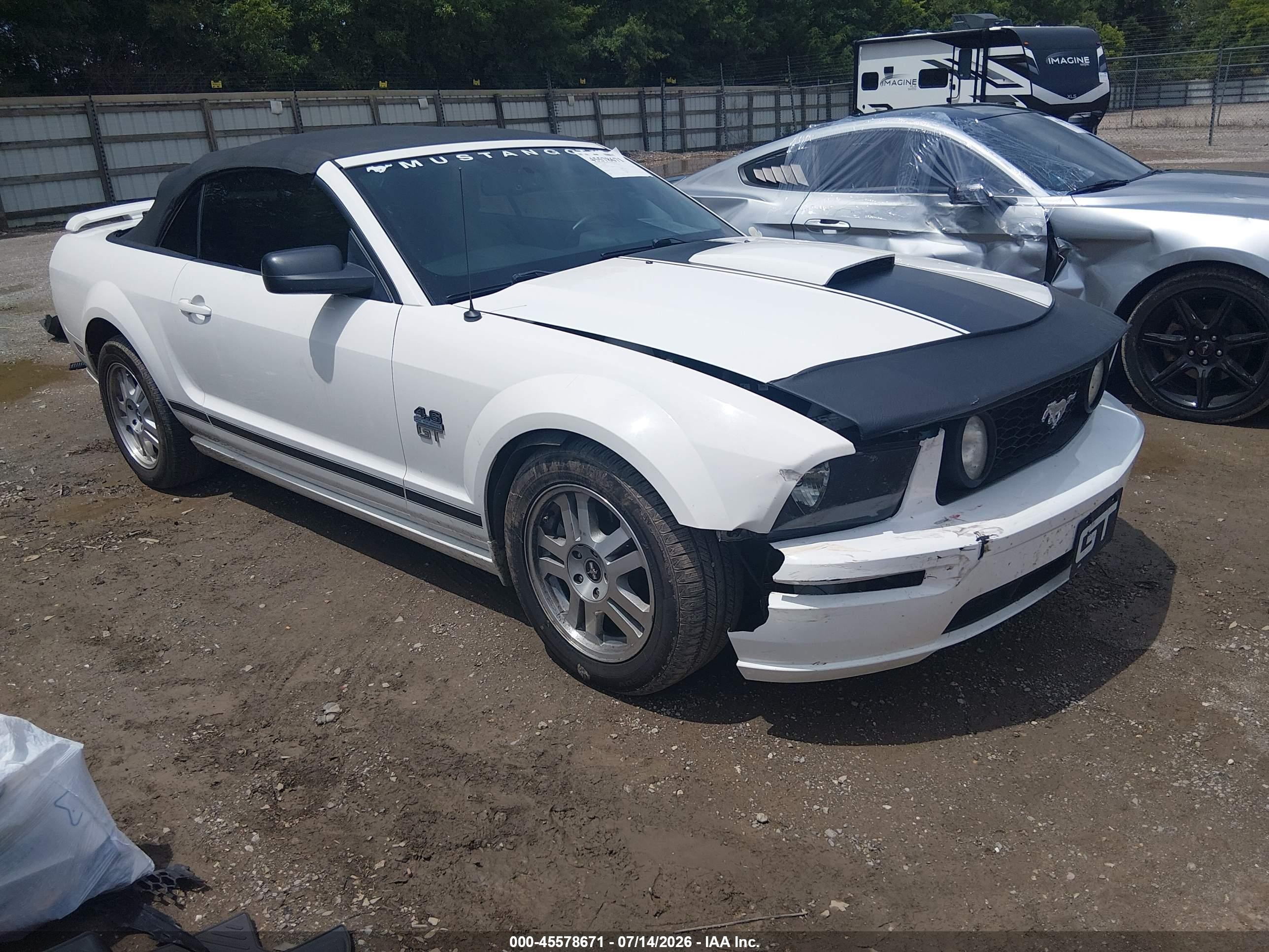 2008 Ford Mustang GT Deluxe, VIN 1ZVHT85H185117248 — Front end