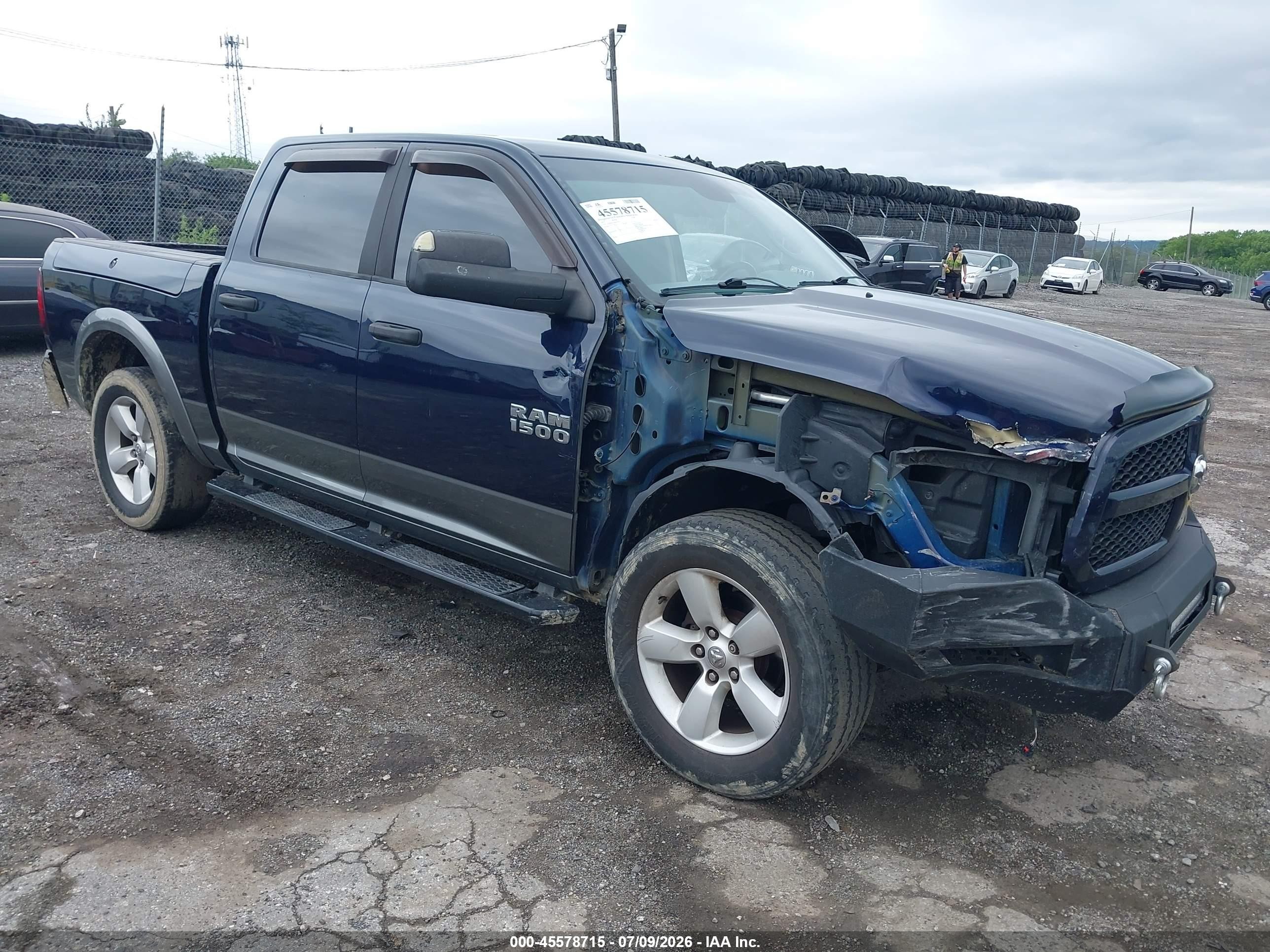 2013 Ram 1500 Big Horn, VIN 1C6RR7LT6DS575412 — Front end