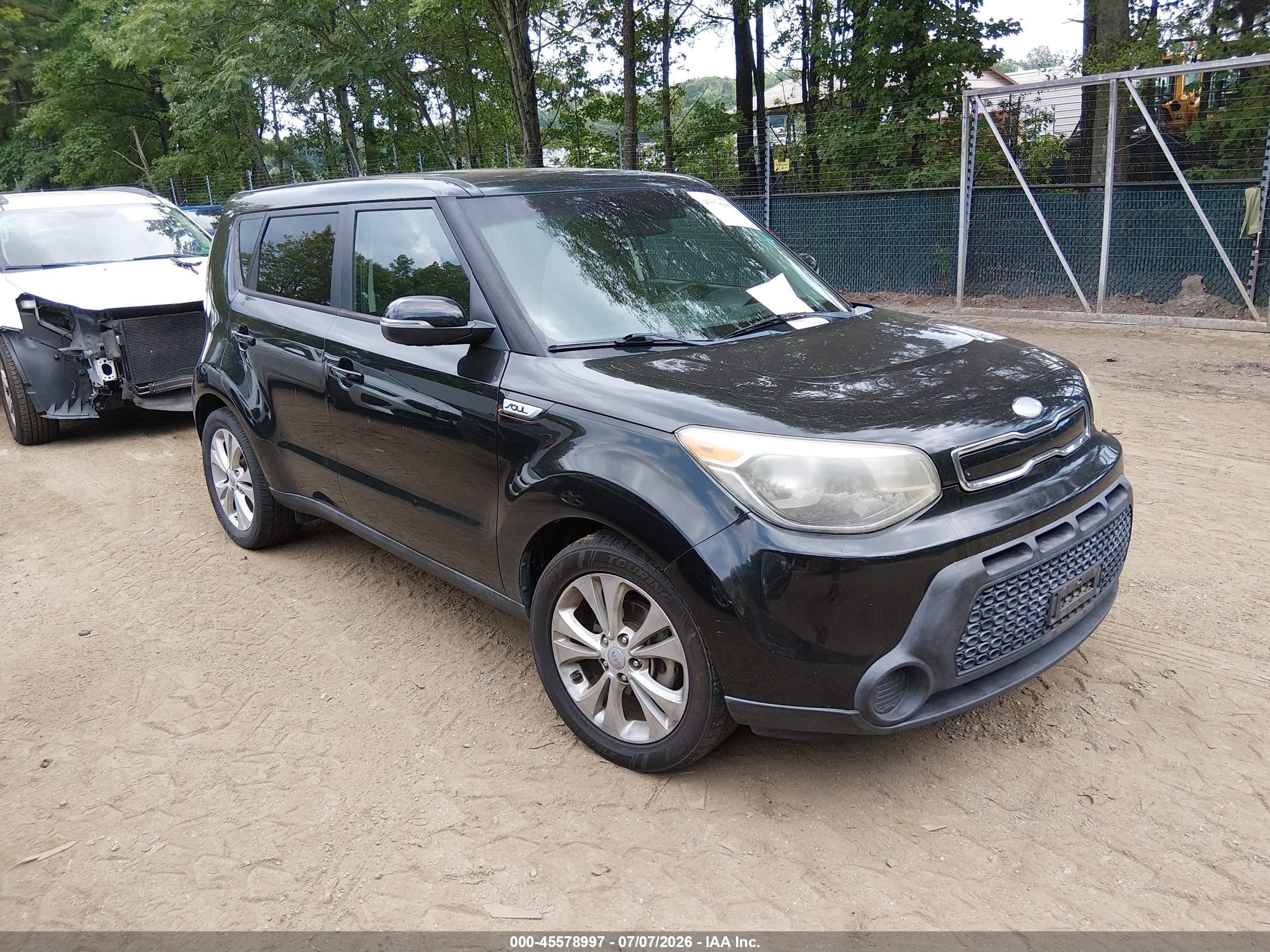 2014 Kia Soul +, VIN KNDJP3A54E7058090 — Normal wear