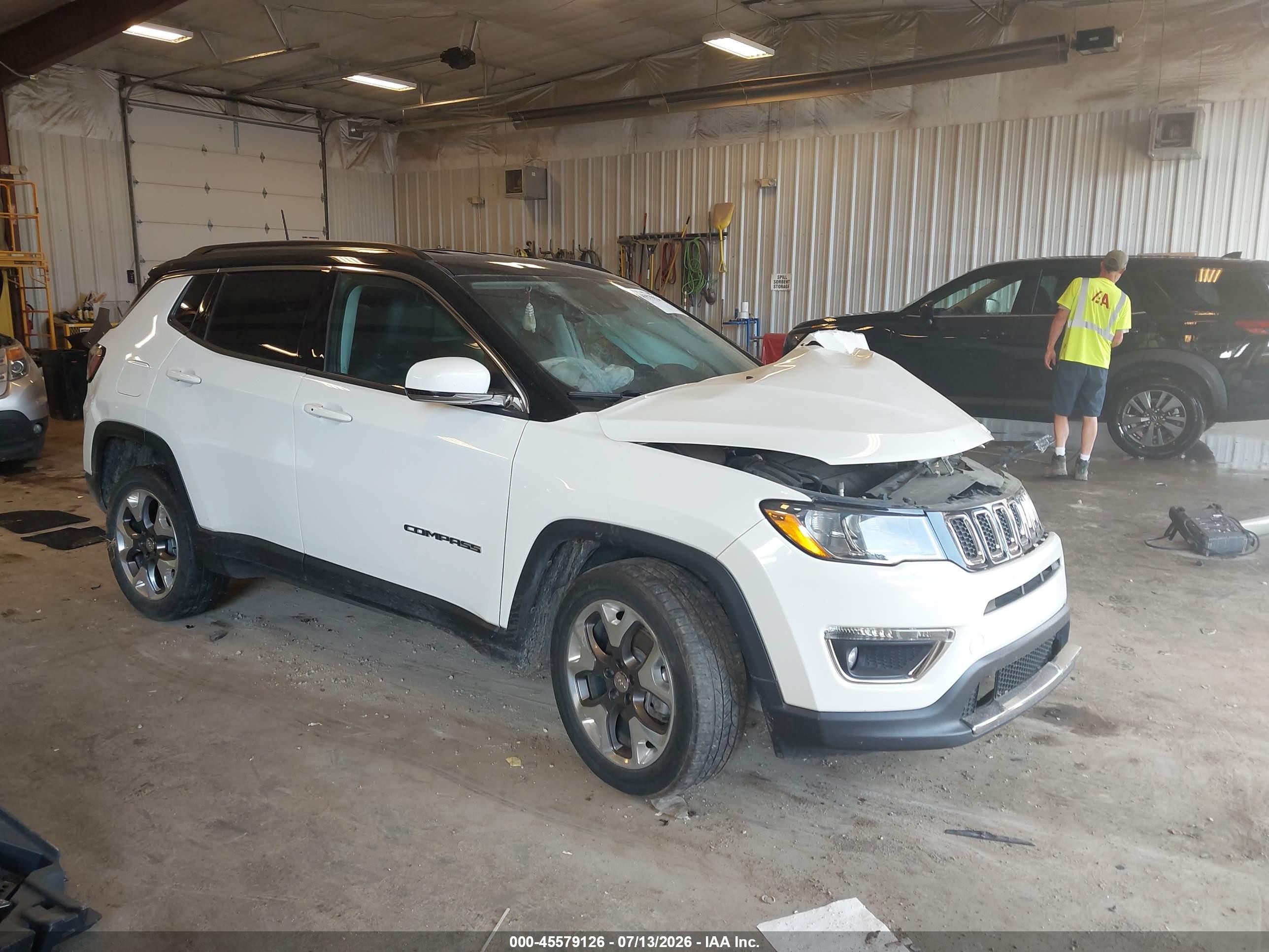 2021 Jeep Compass Limited, VIN 3C4NJDCB0MT521641 — Front end