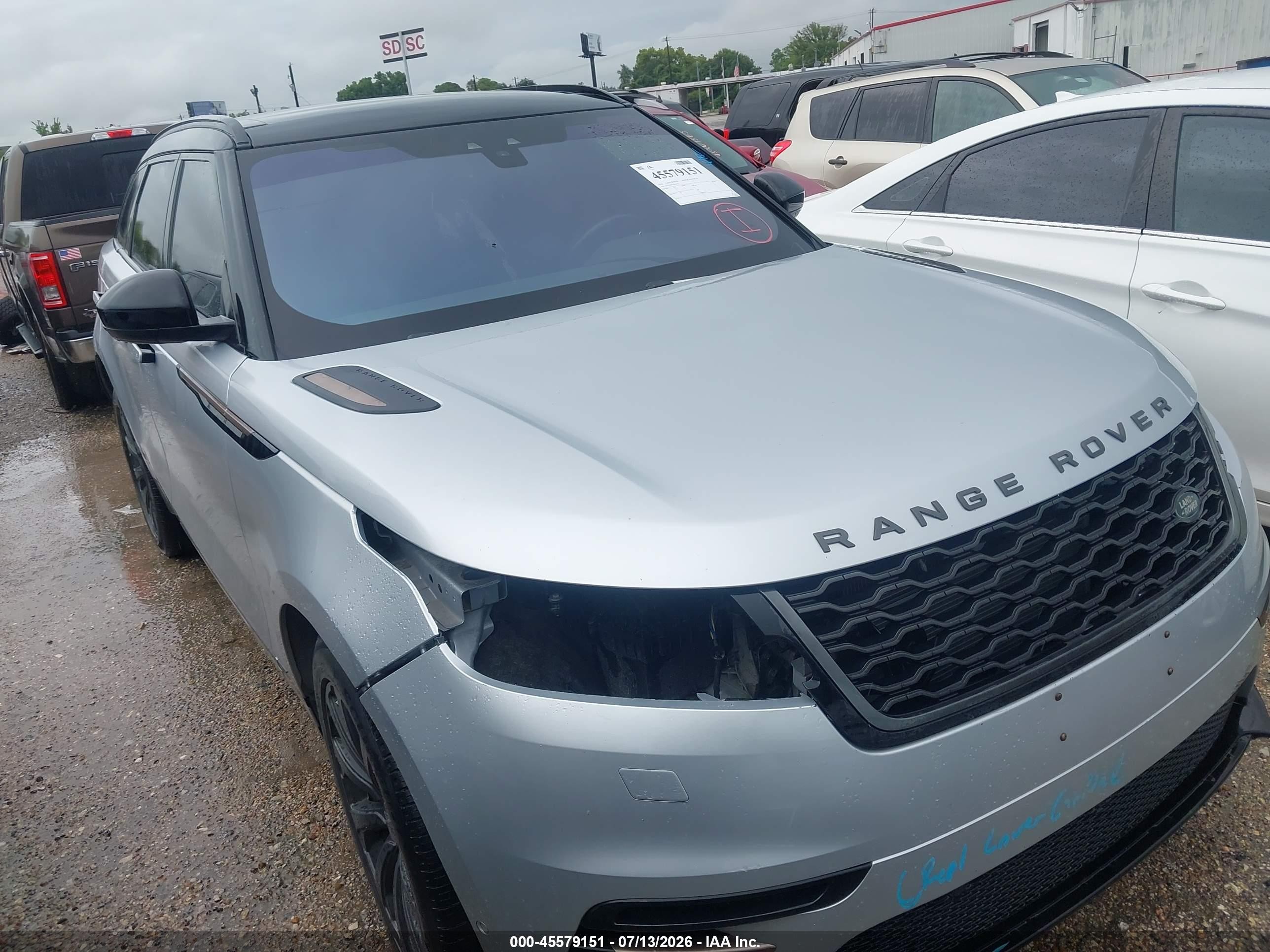 2018 Land Rover Range Rover Velar R-Dynamic SE, VIN SALYL2RV3JA761114 — Front end
