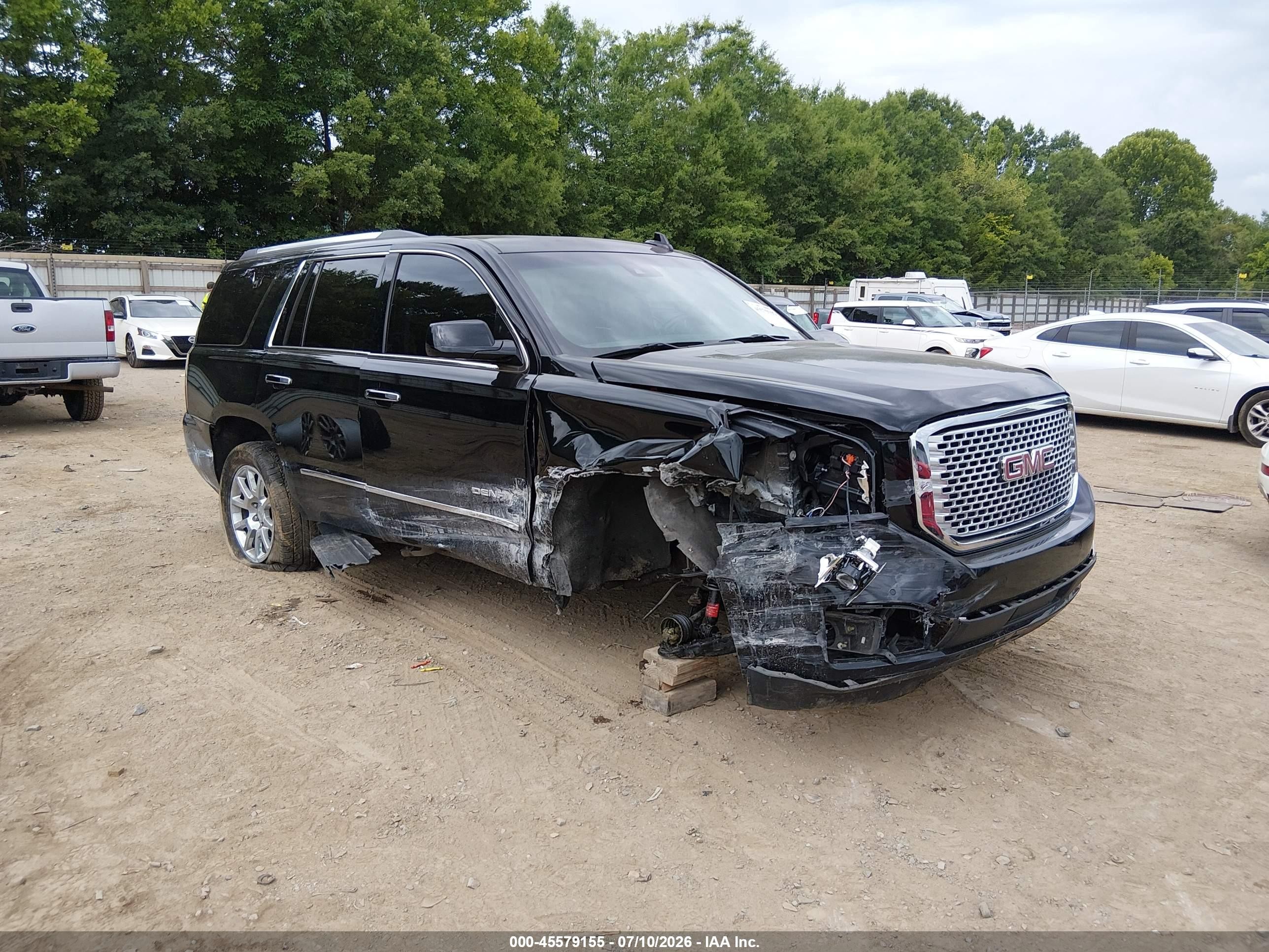 2017 GMC Yukon Denali, VIN 1GKS2CKJ3HR370509 — Бок