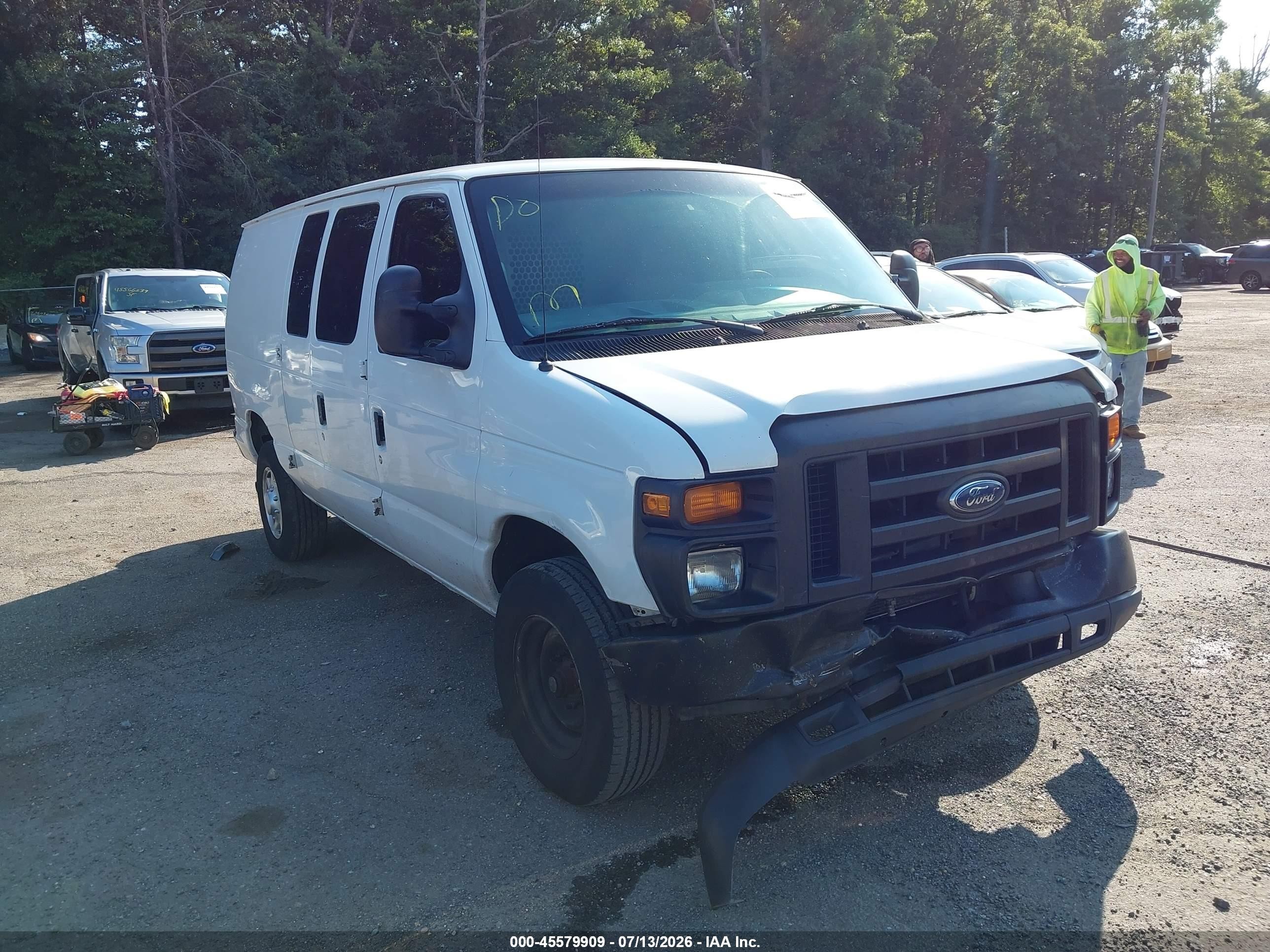 2009 Ford Econoline Cargo Commercial, VIN 1FTSE34LX9DA66044 — Front end