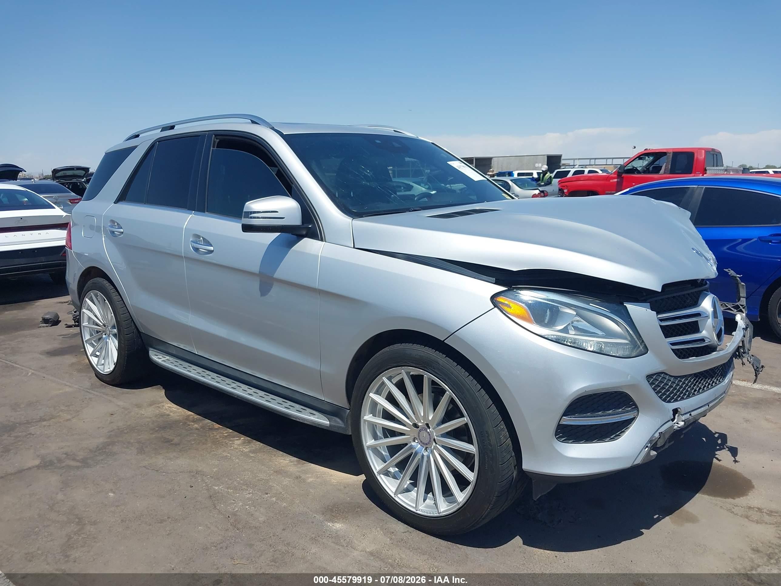 2016 Mercedes-Benz GLE 350, VIN 4JGDA5JB6GA749316 — Перед