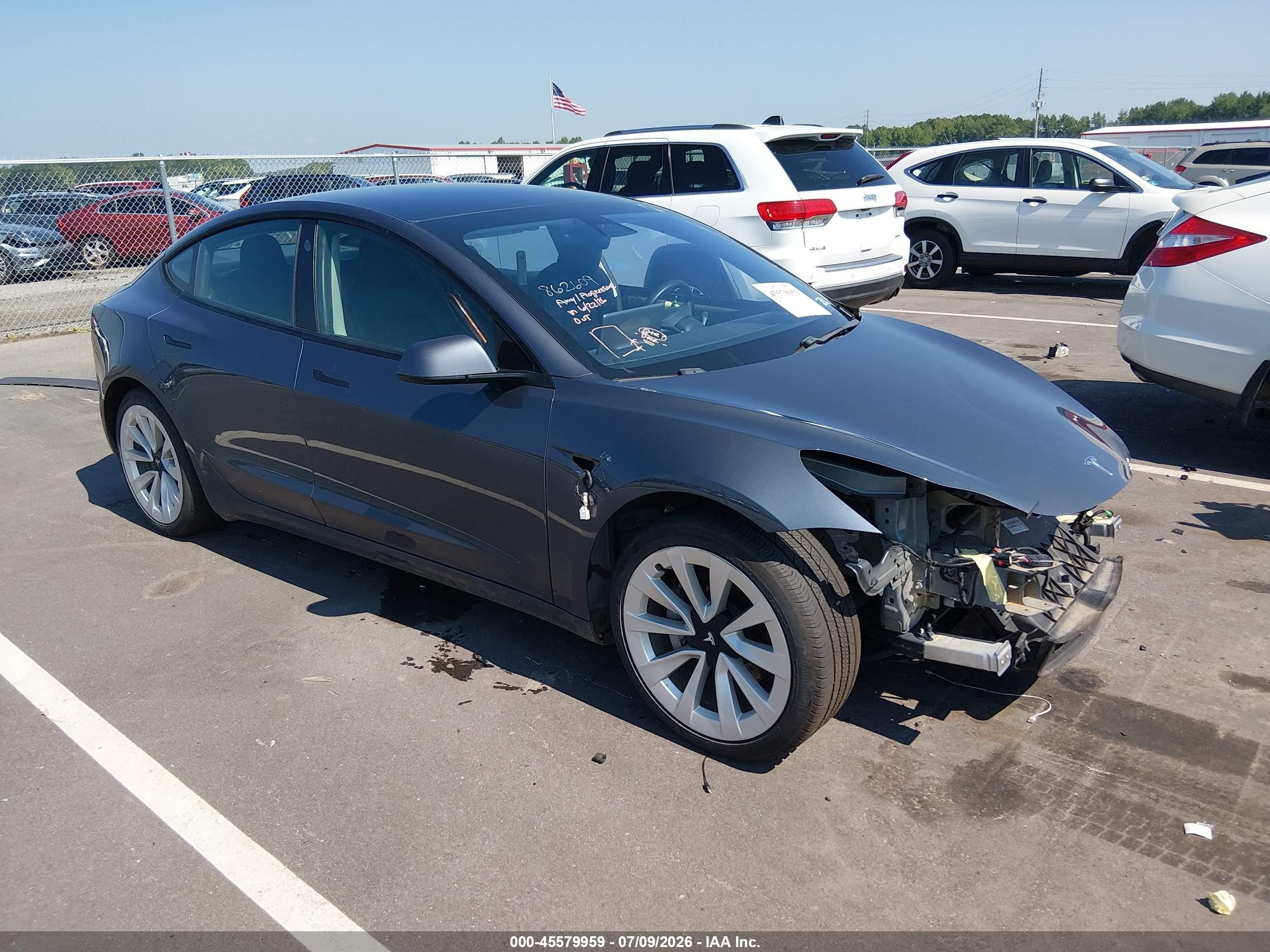 2021 Tesla Model 3 Long Range, VIN 5YJ3E1EB2MF862609 — Front end