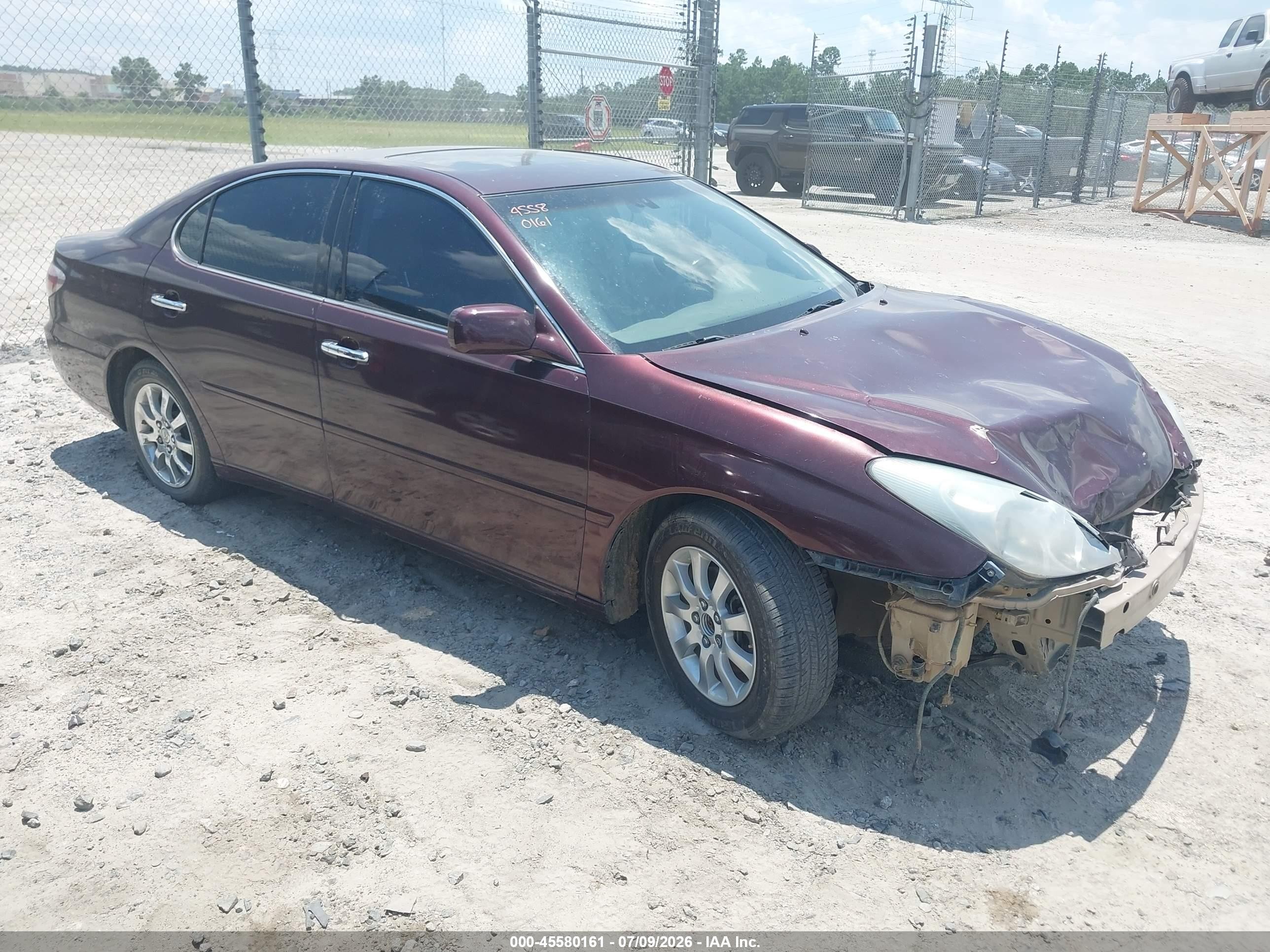 2003 Lexus ES 300, VIN JTHBF30G330132842 — Front end